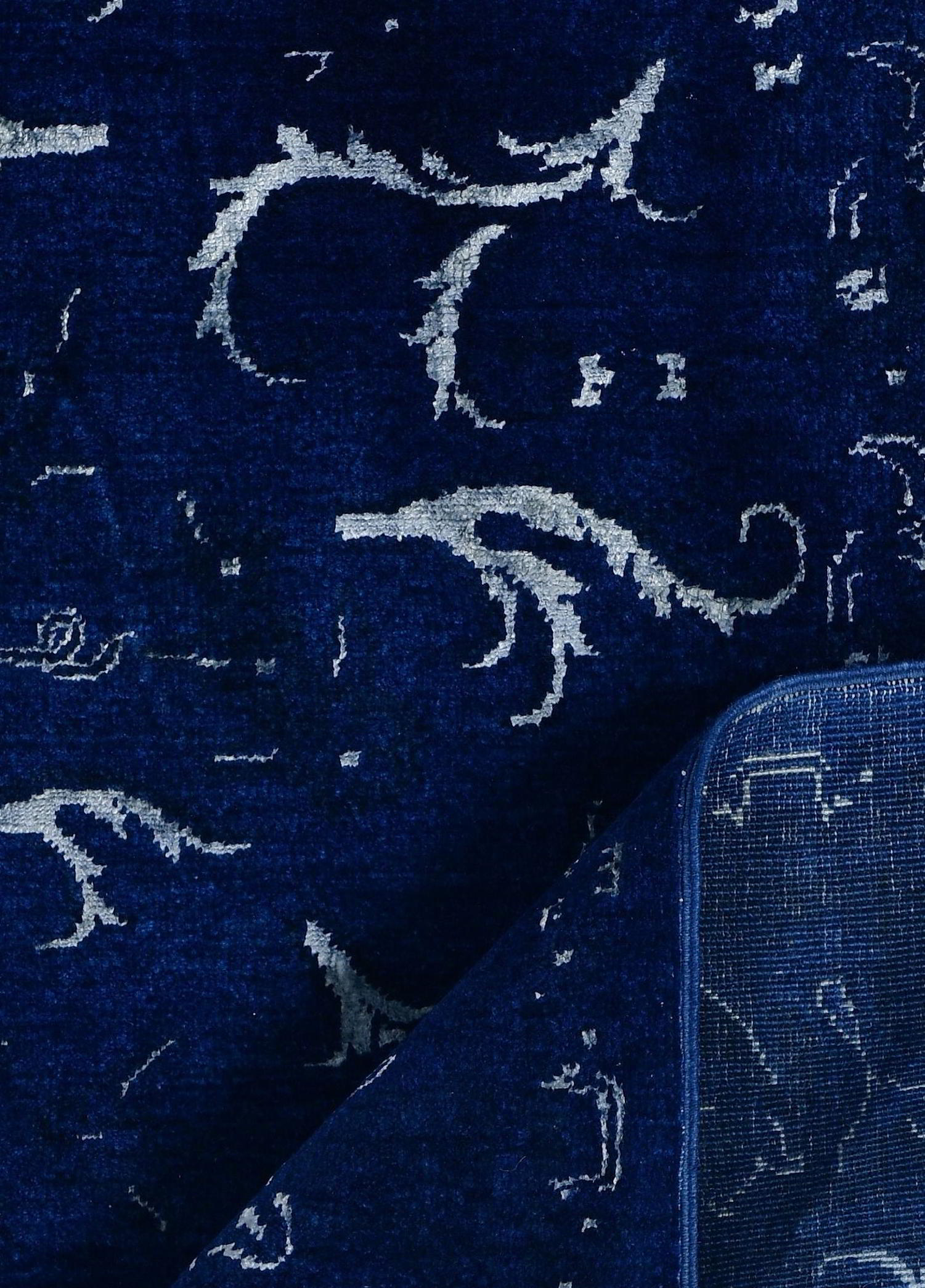Velmore Hand-Woven Wool and Silk Carpet 202x151 cm