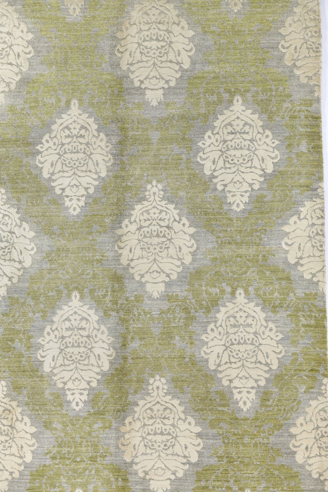 Verdala Hand-Woven Wool Carpet 286x182 cm