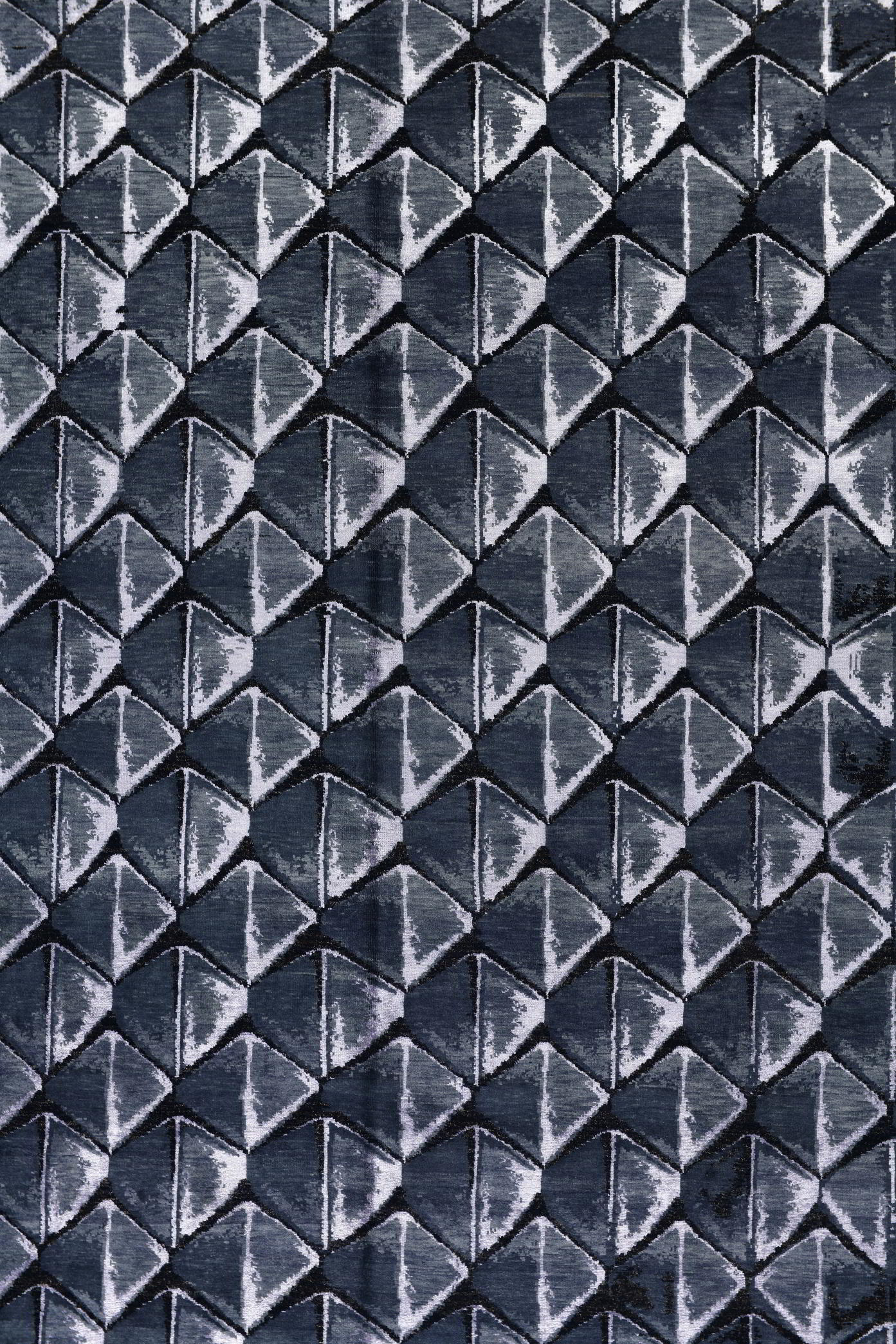 Prismar Hand-Woven Wool and Silk Carpet 295x239 cm