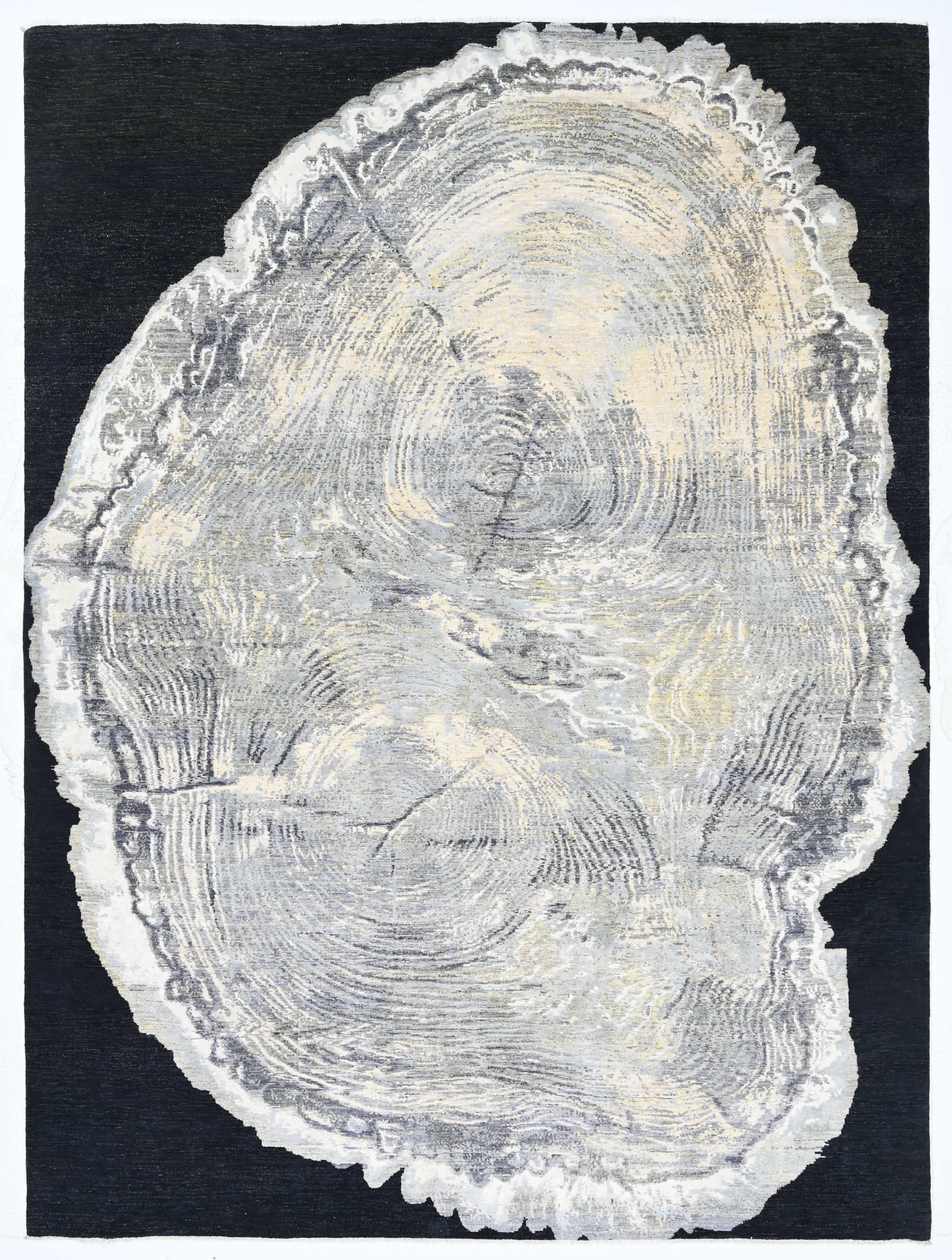 Silhouette Hand-Woven Wool and Silk Carpet 368x273 cm