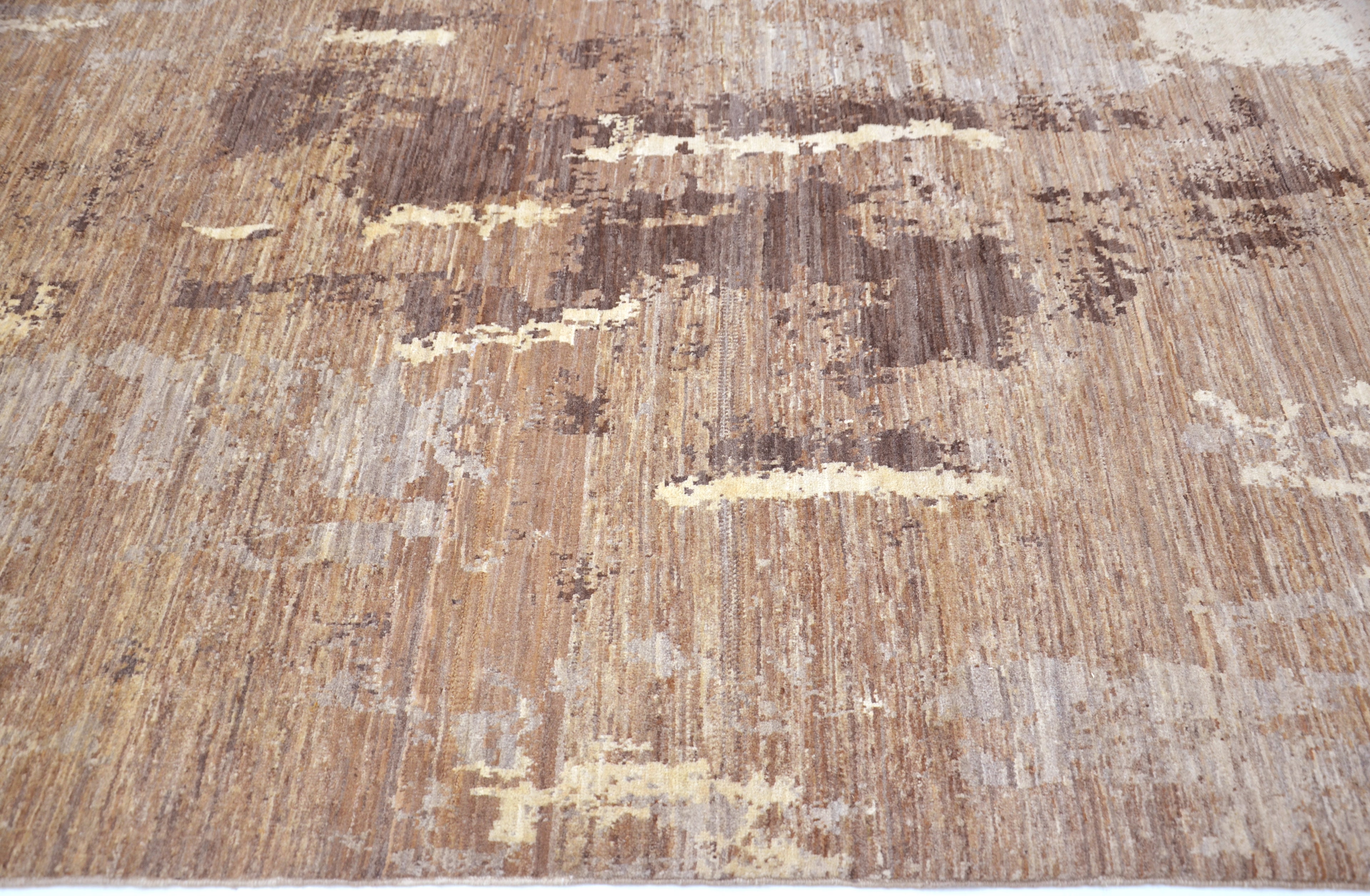 Tierra Hand-Woven Wool and Silk Carpet 235x172 cm