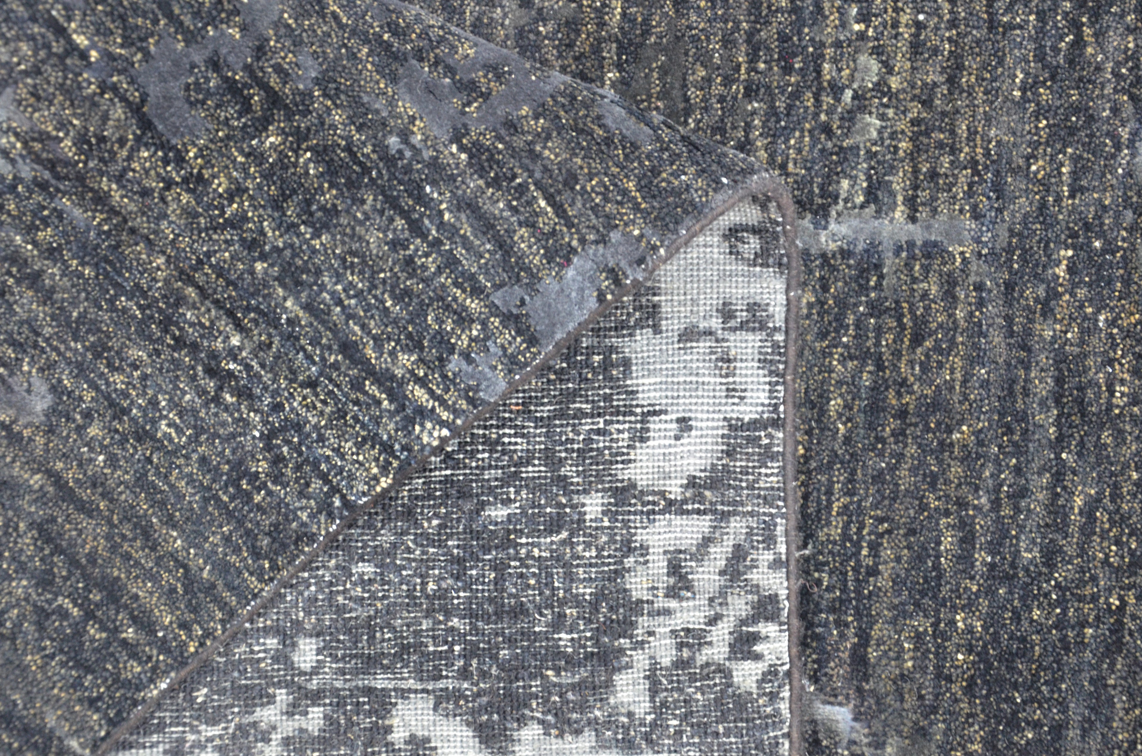Obsidian Hand-Woven Wool and Silk Carpet 311x240 cm