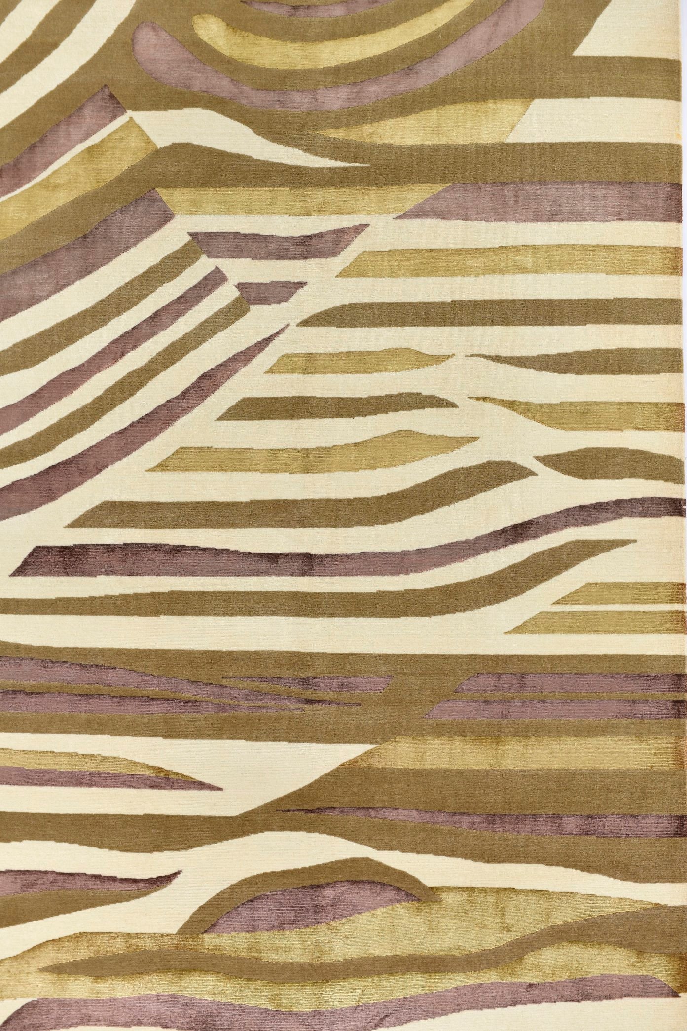 Olivora Hand-Woven Wool and Silk Carpet 241x173 cm