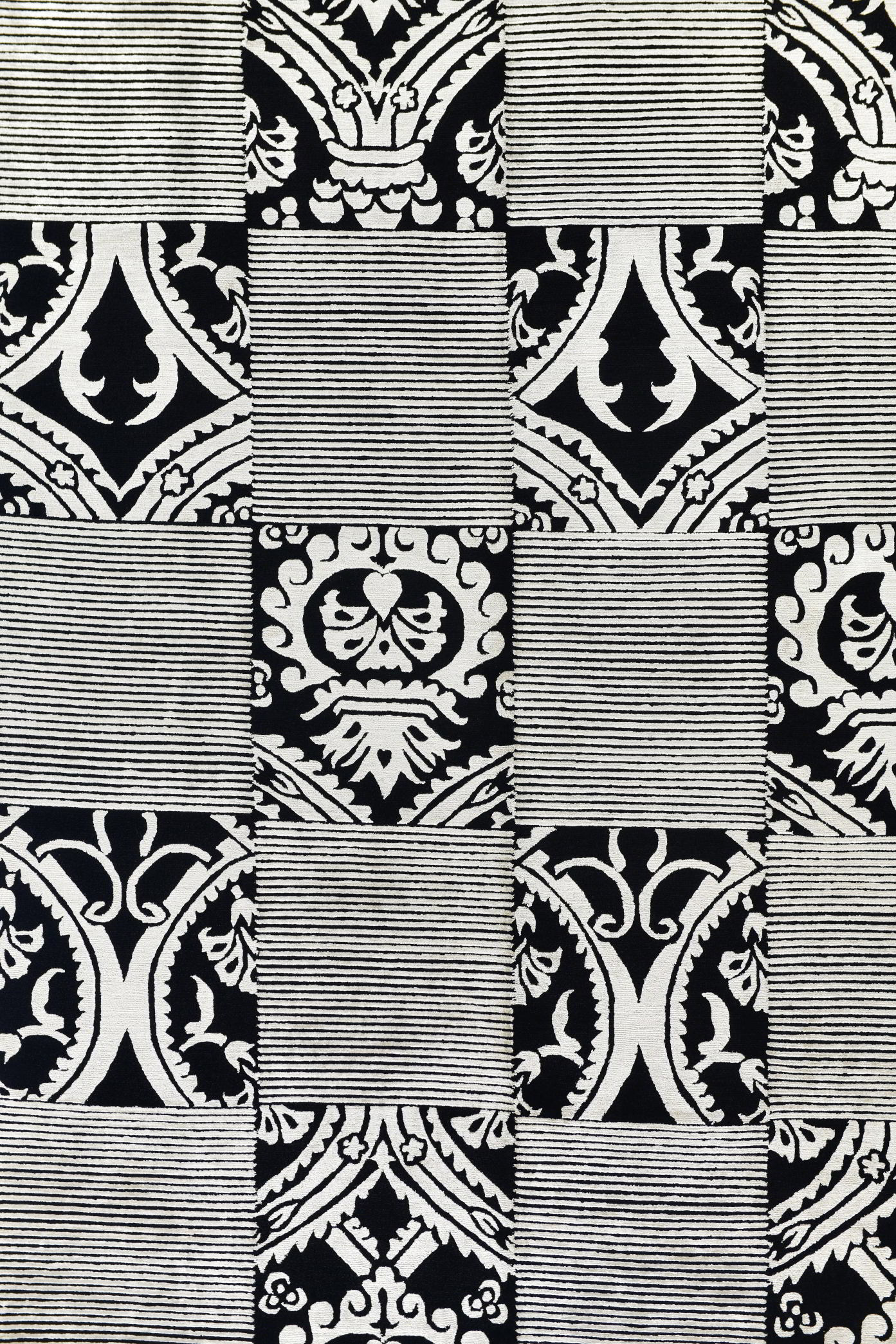Noctis Hand-Woven Wool and Silk Carpet 244x175 cm