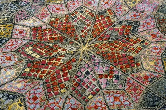 Ushak Silk - Borr Halı