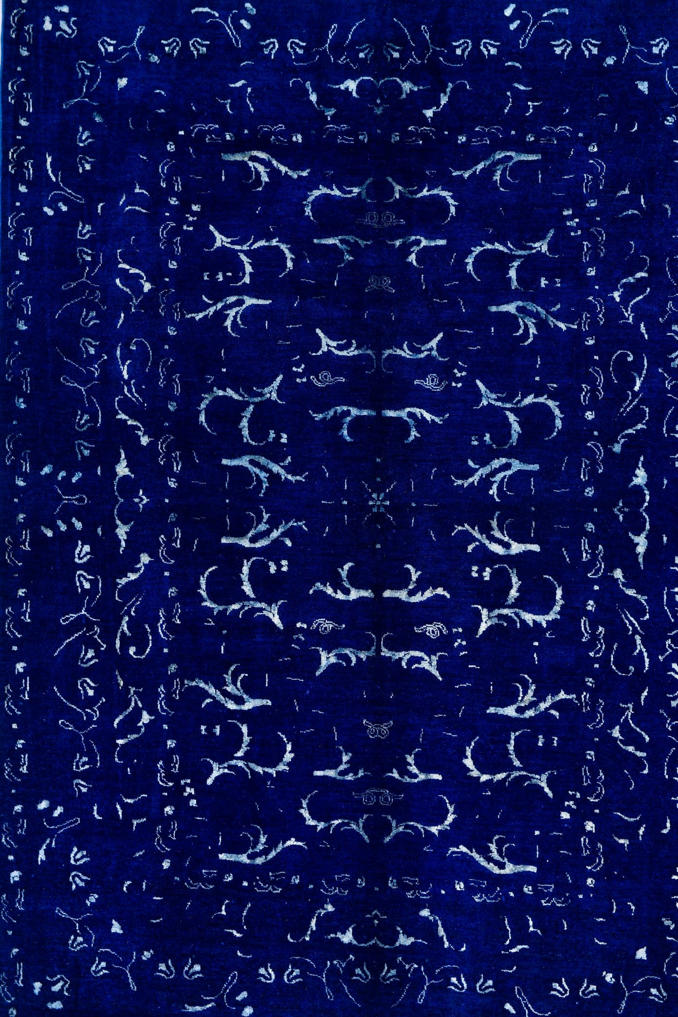 Virello Hand-Woven Wool and Silk Carpet 240x170 cm