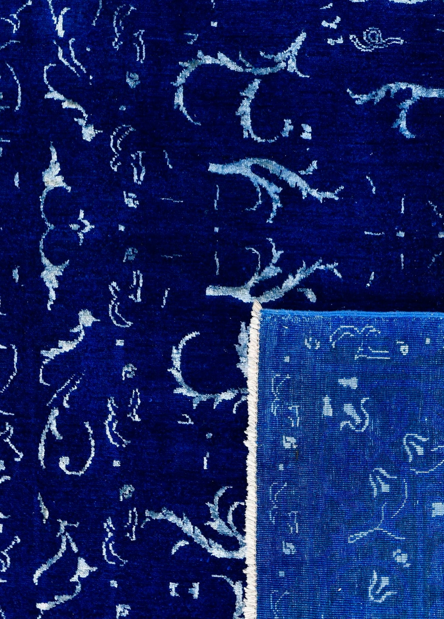 Virello Hand-Woven Wool and Silk Carpet 240x170 cm