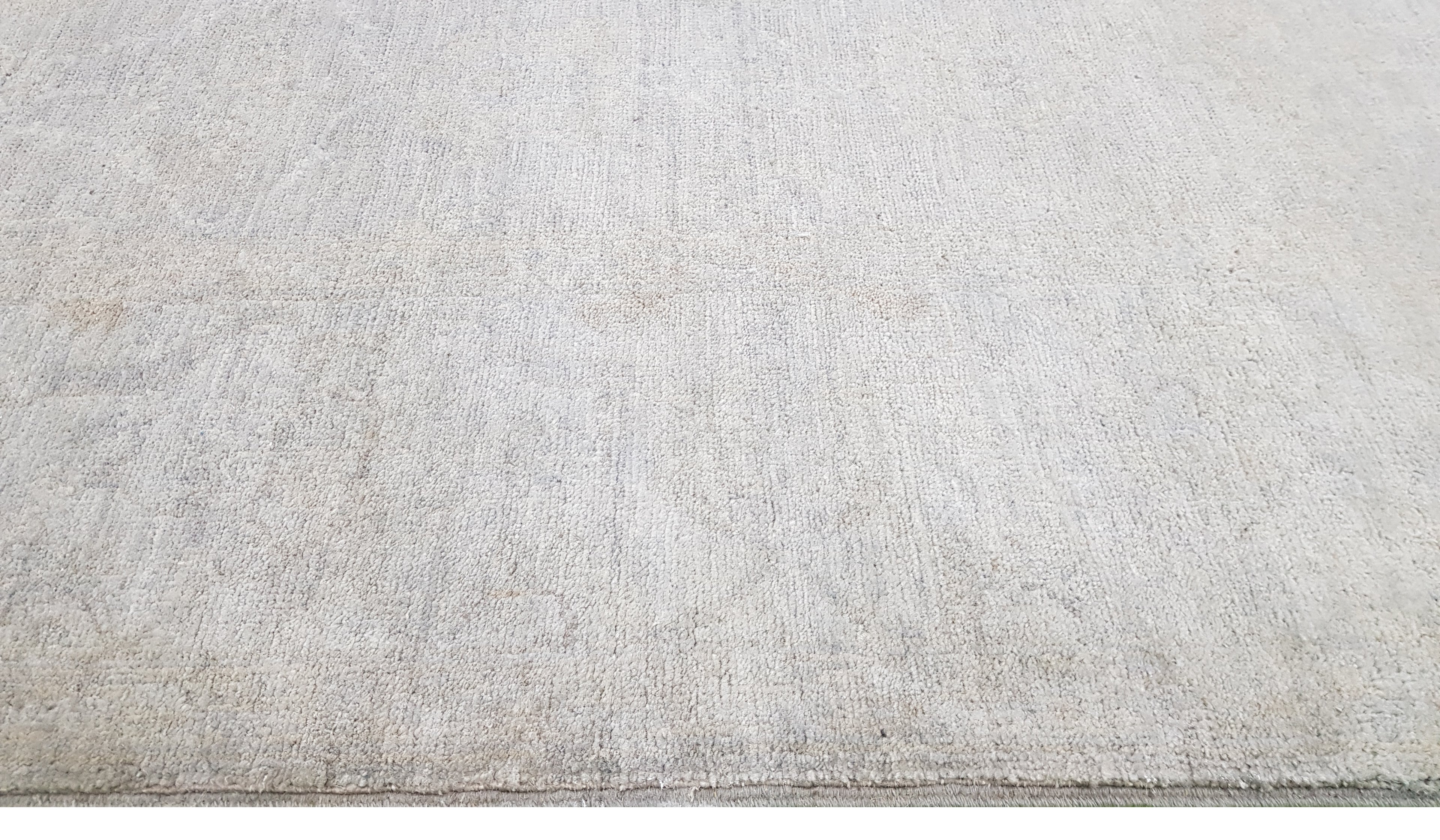 Ivory Moon El Dokuma Yün Halı 247x170 cm