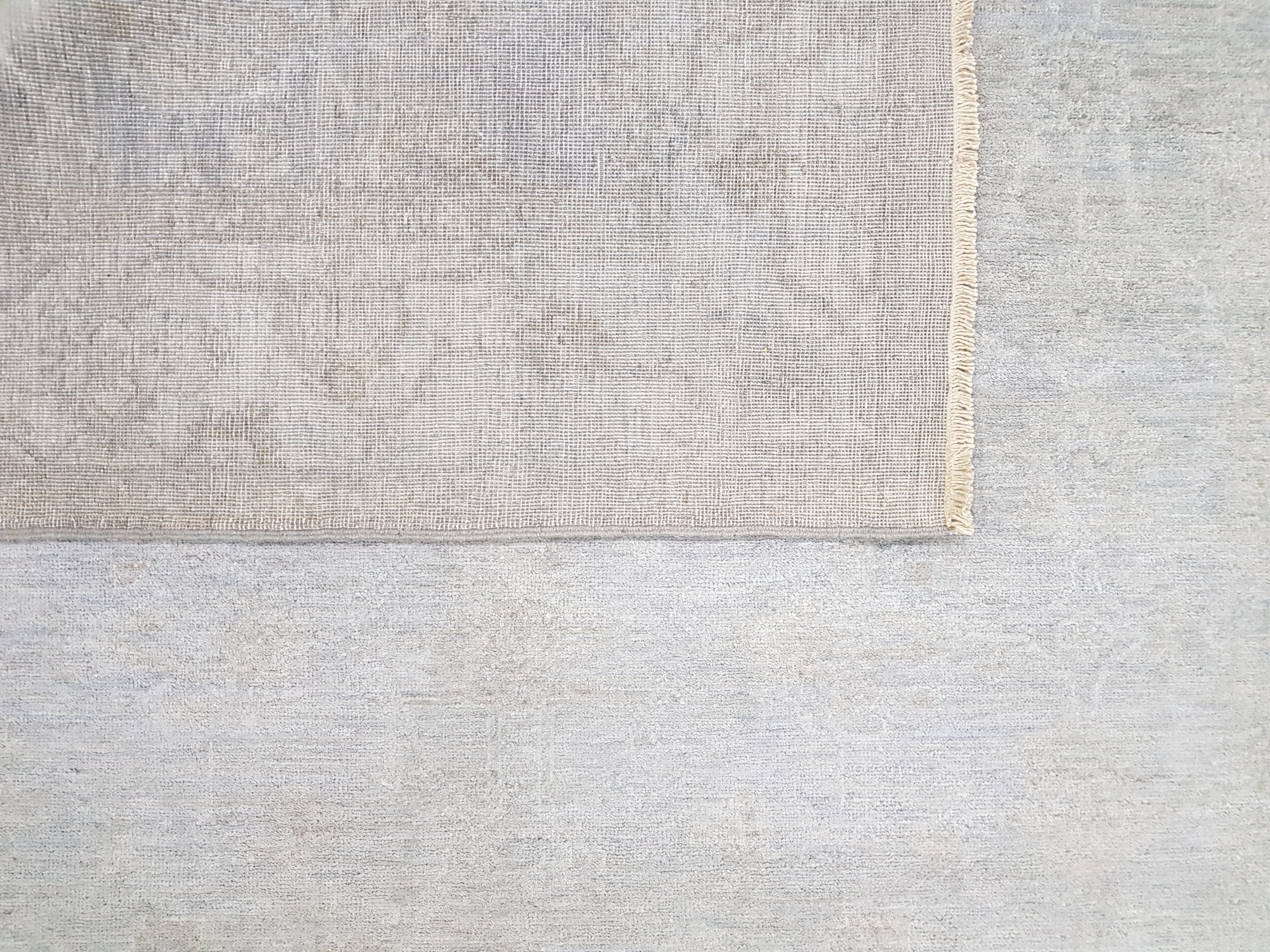 Ivory Moon El Dokuma Yün Halı 247x170 cm