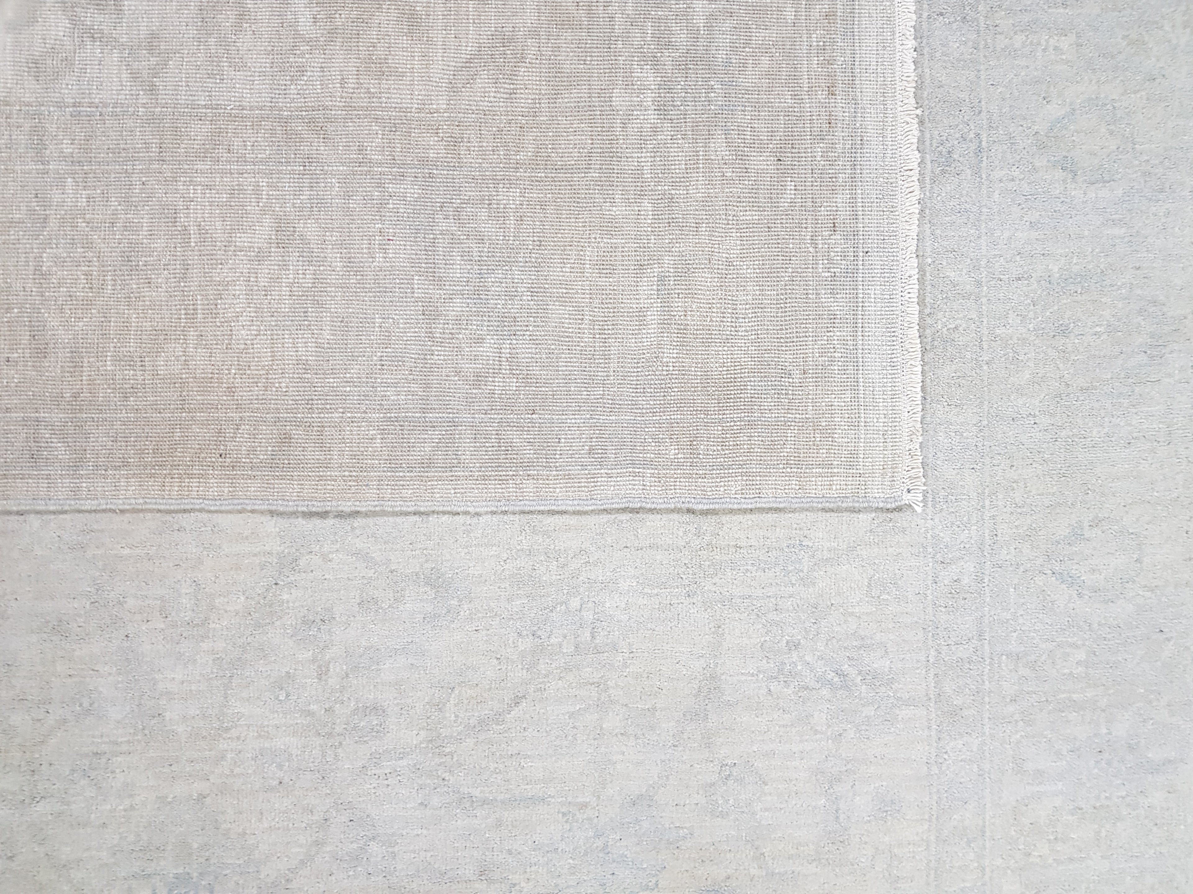 Pewter Fog Hand-Woven Wool Rug 271x177 cm