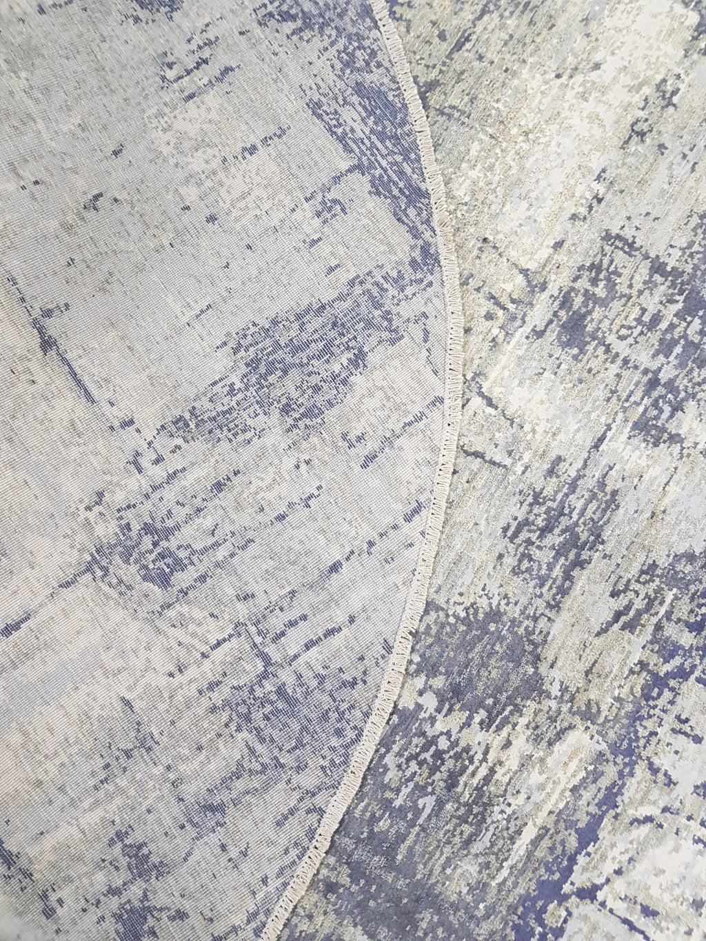 Synchronicity Hand-Woven Wool and Silk Carpet 243x243 cm