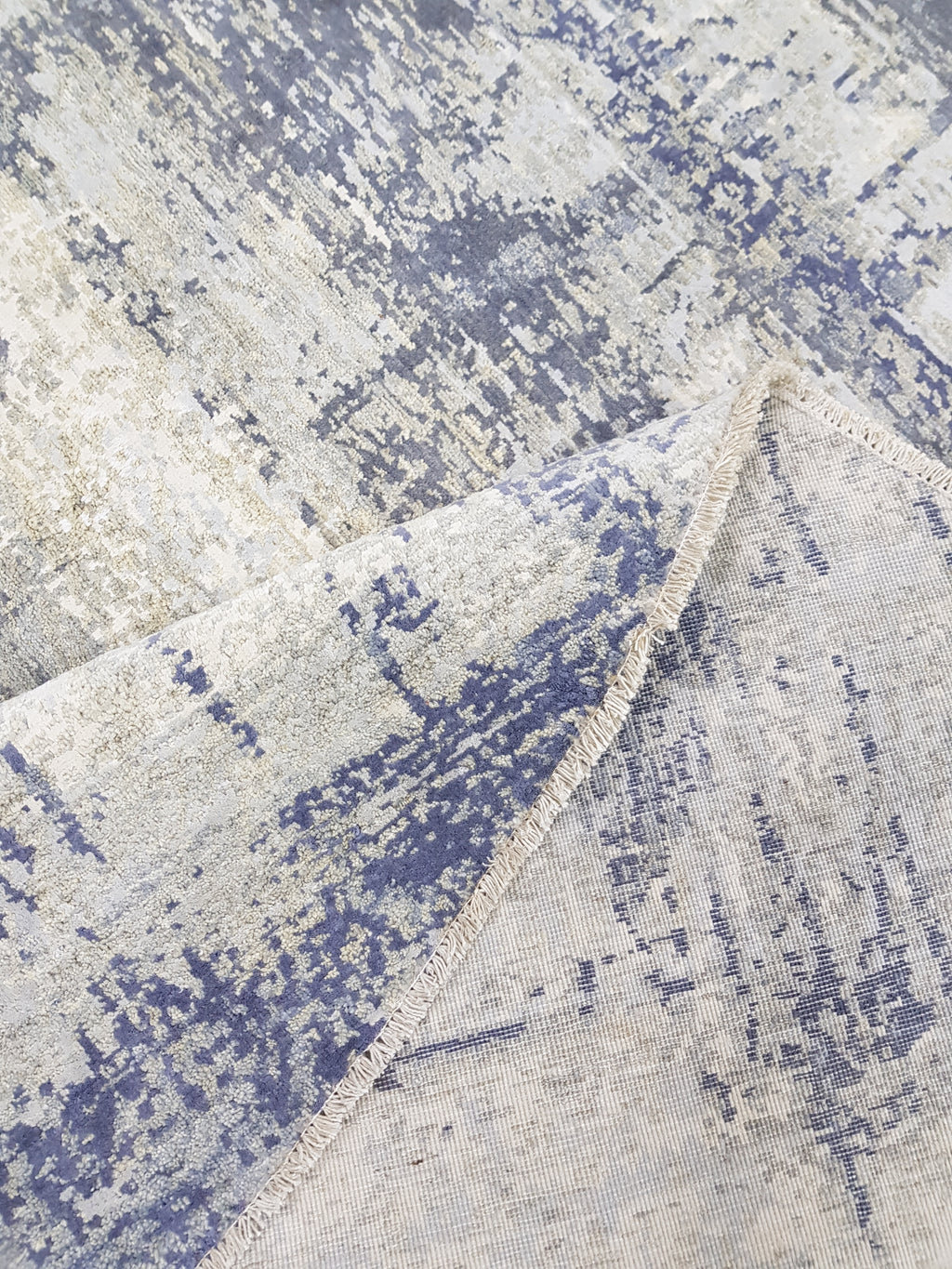 Synchronicity Hand-Woven Wool and Silk Carpet 243x243 cm