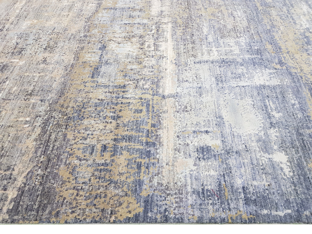 Velatura Hand-Woven Wool and Silk Carpet 314x246 cm
