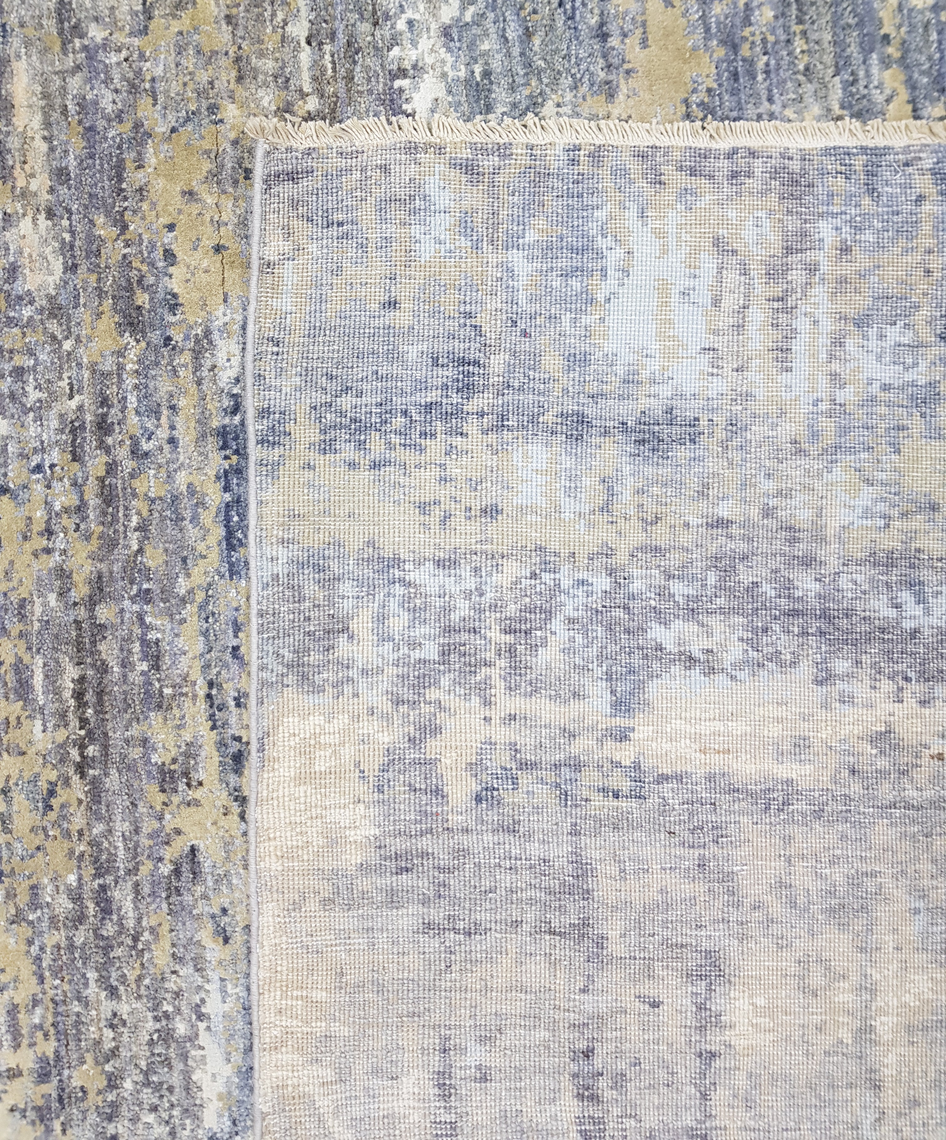 Velatura Hand-Woven Wool and Silk Carpet 314x246 cm