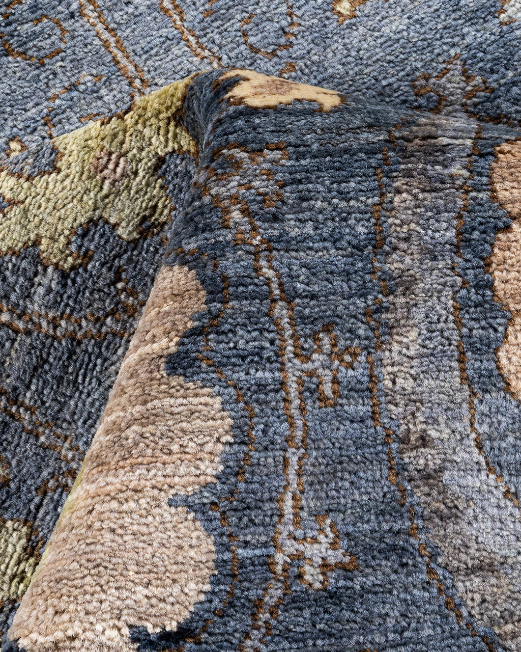 Shirin Hand-Woven Wool and Silk Carpet 273x182 cm