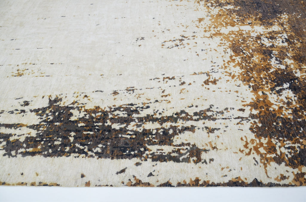 Terra Abstract Hand-Woven Wool and Silk Carpet 309x249 cm