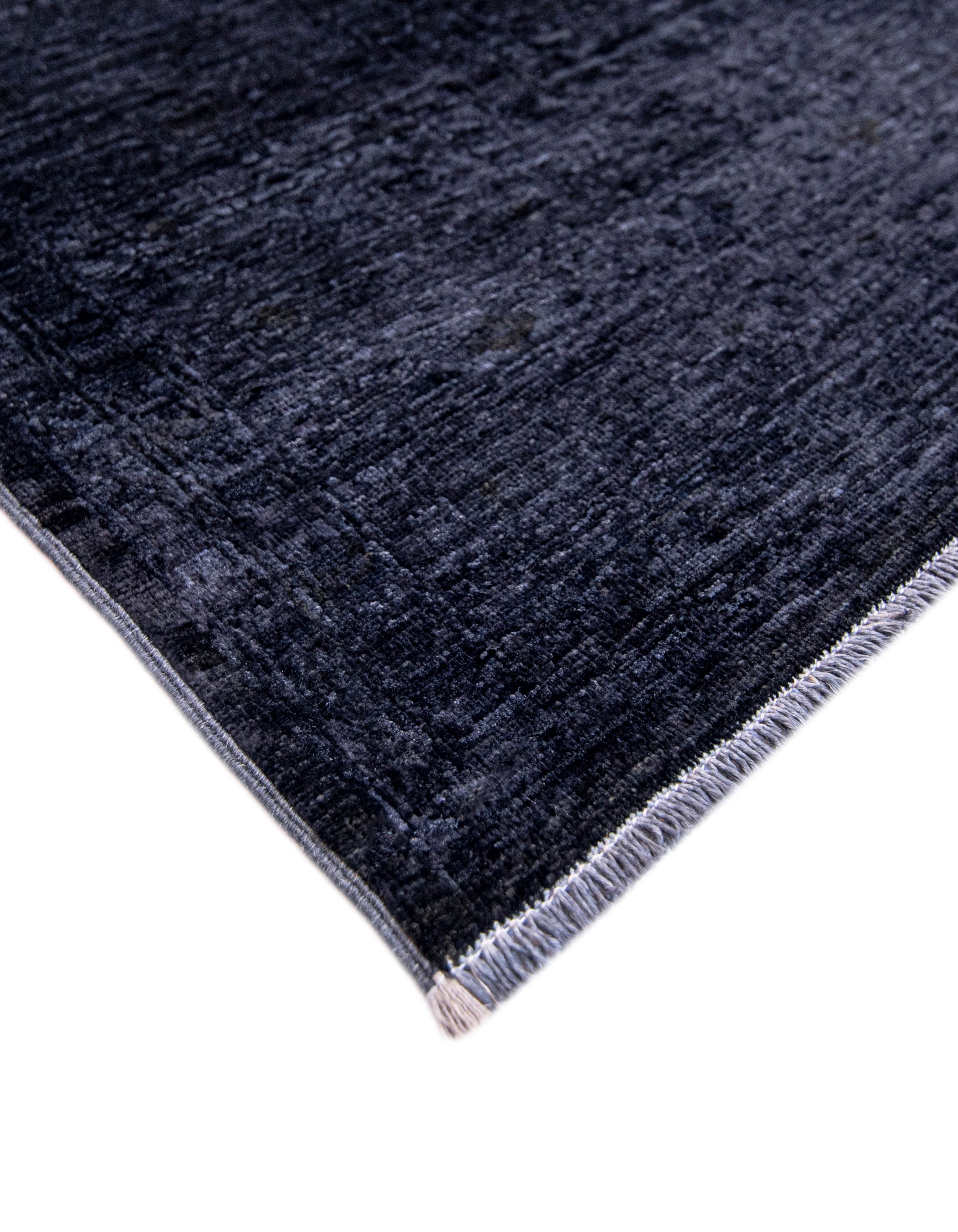 Reminiscence Hand-Woven Wool Carpet 284x208 cm