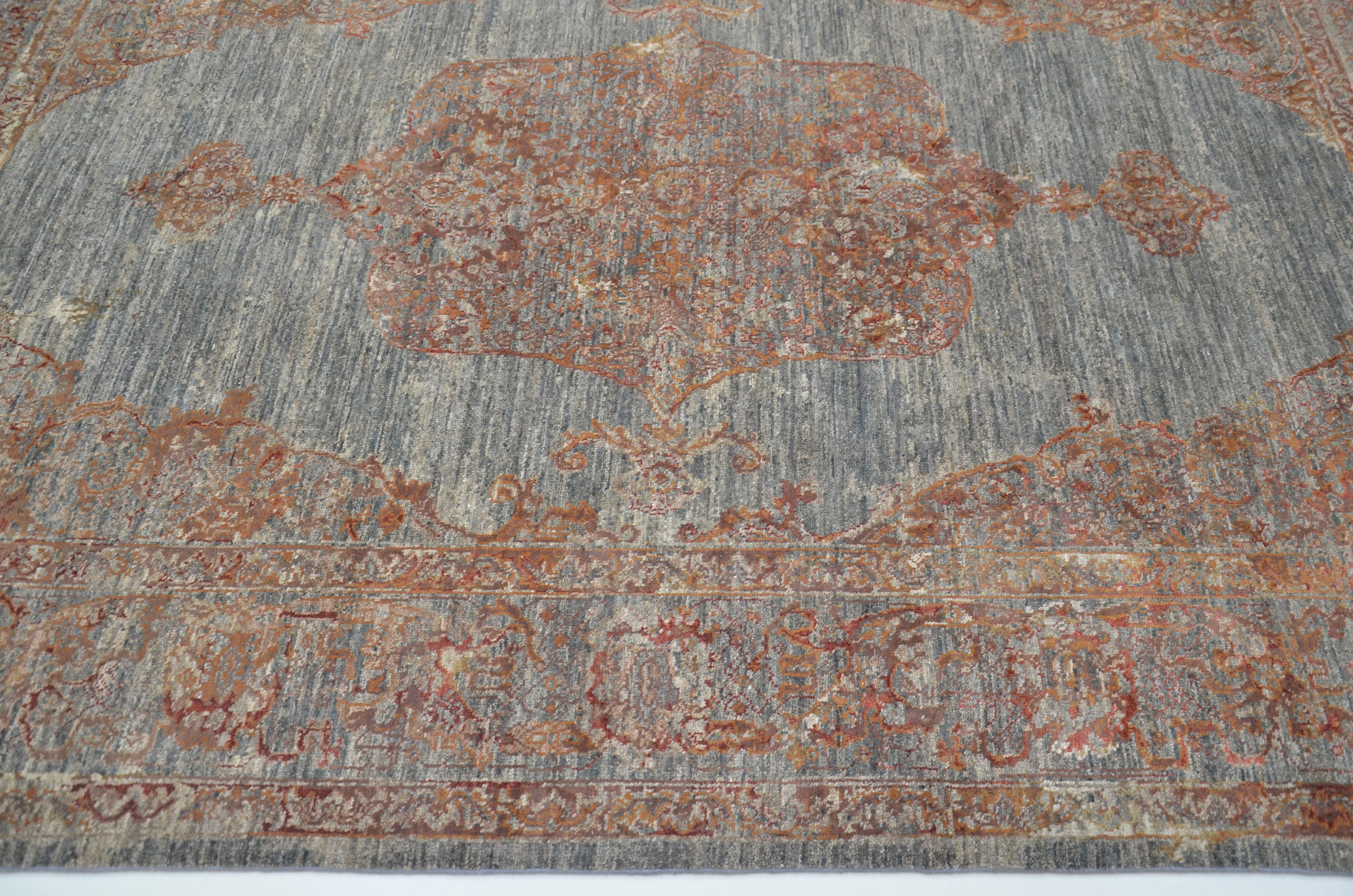 Zephyr Hand-Woven Wool and Silk Carpet 249x171 cm