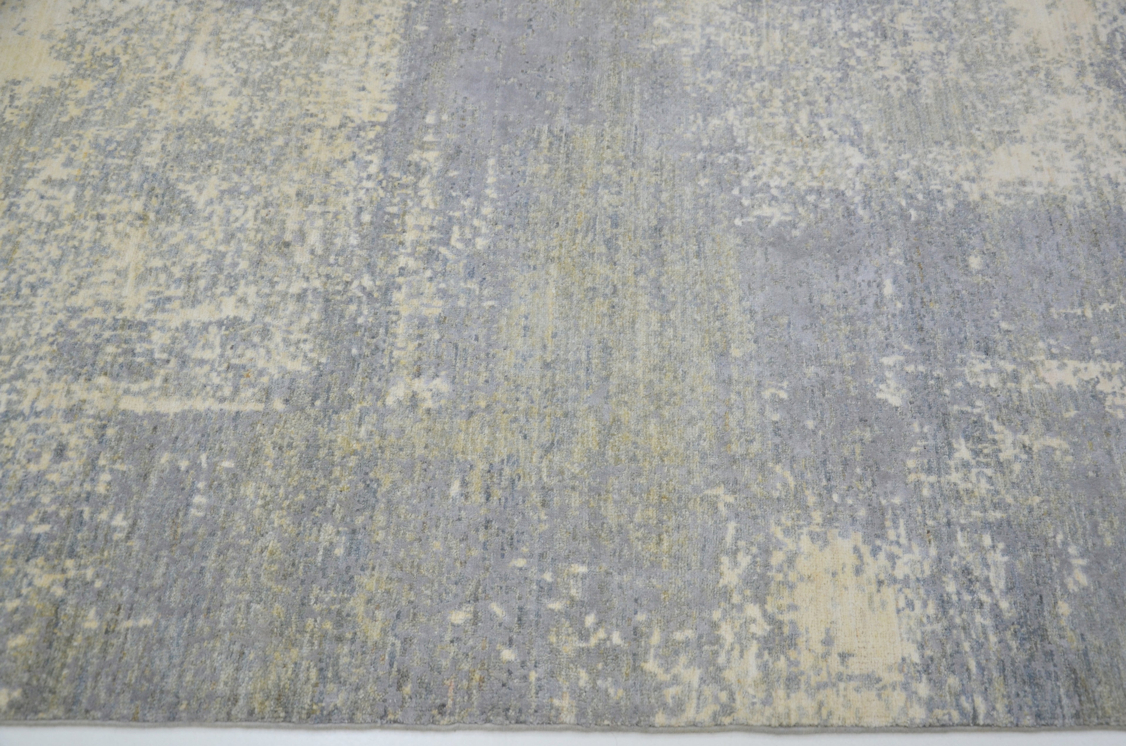 Etherea Frost El Dokuma Yün ve İpek Halı 250 x 168 cm