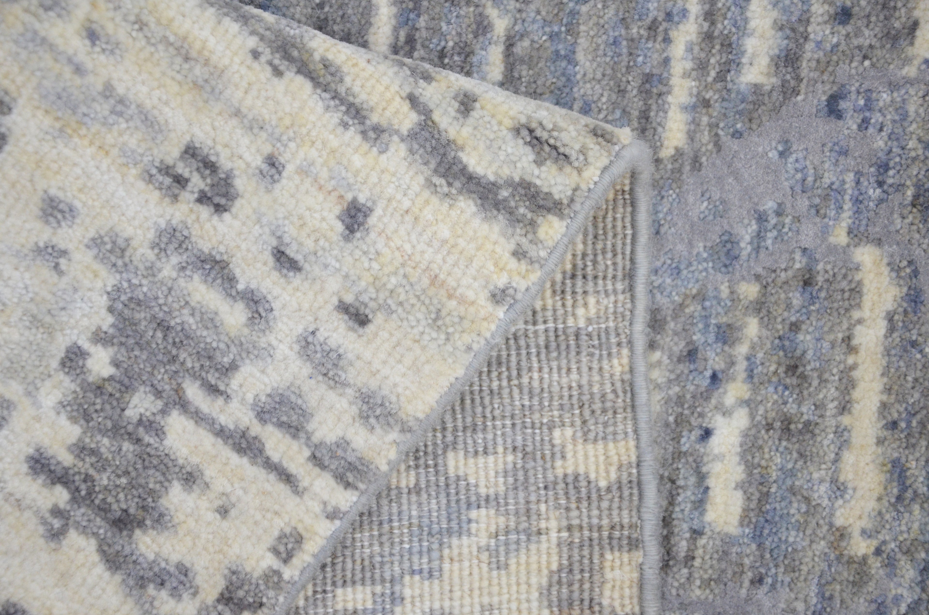 Lucent Veil El Dokuma Yün Halı 305 x 200 cm