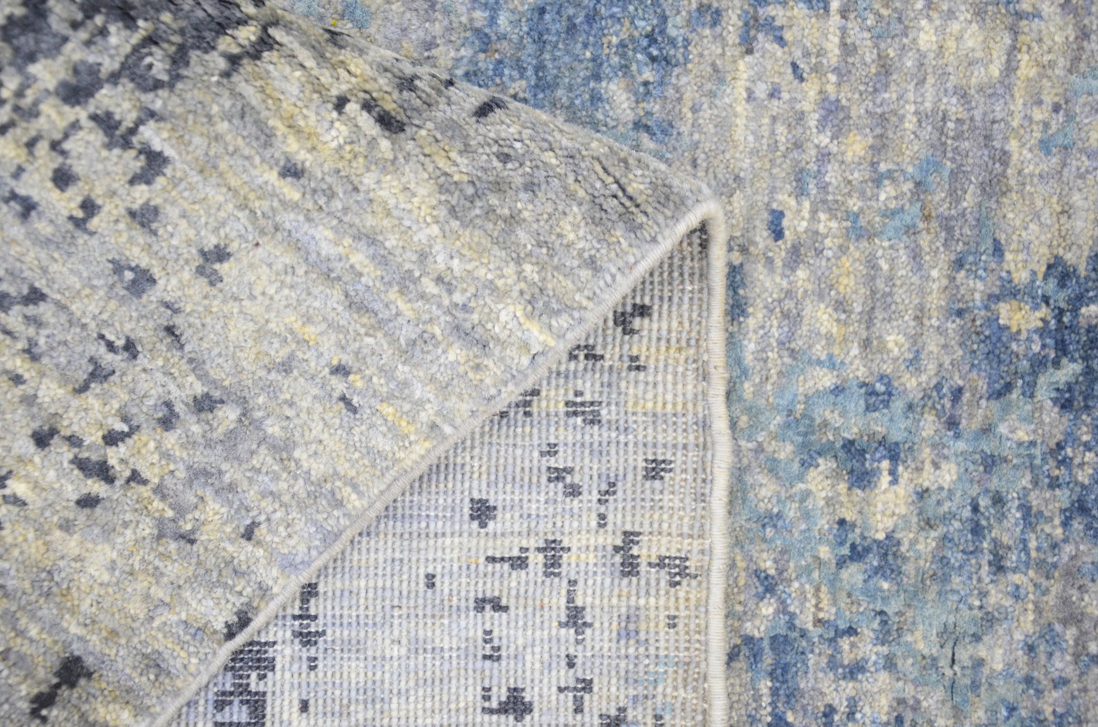 Titanium Flow Hand-Woven Wool and Silk Carpet 238x165 cm