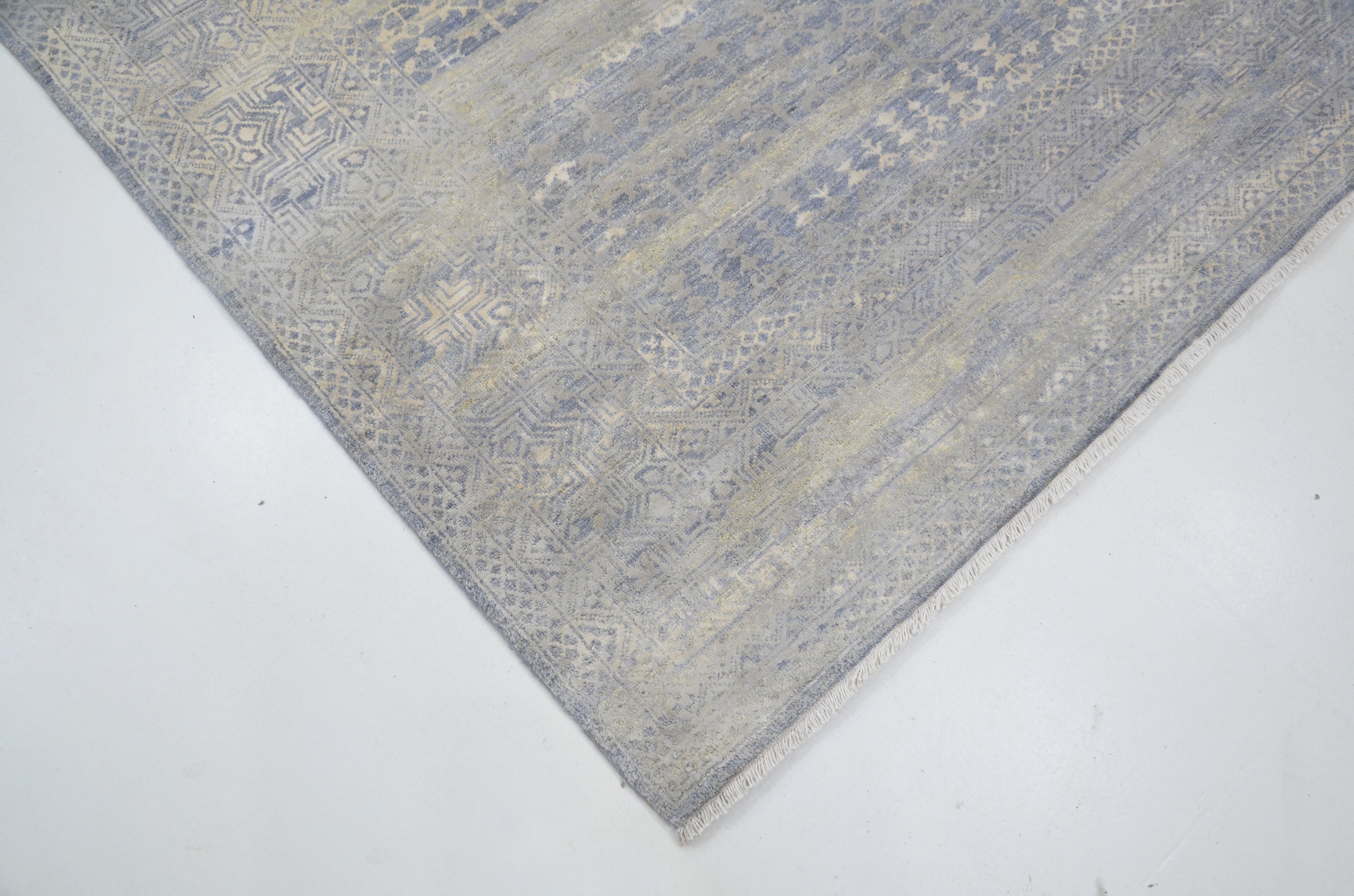 Lyra El Dokuma Yün ve İpek Halı 240x166 cm