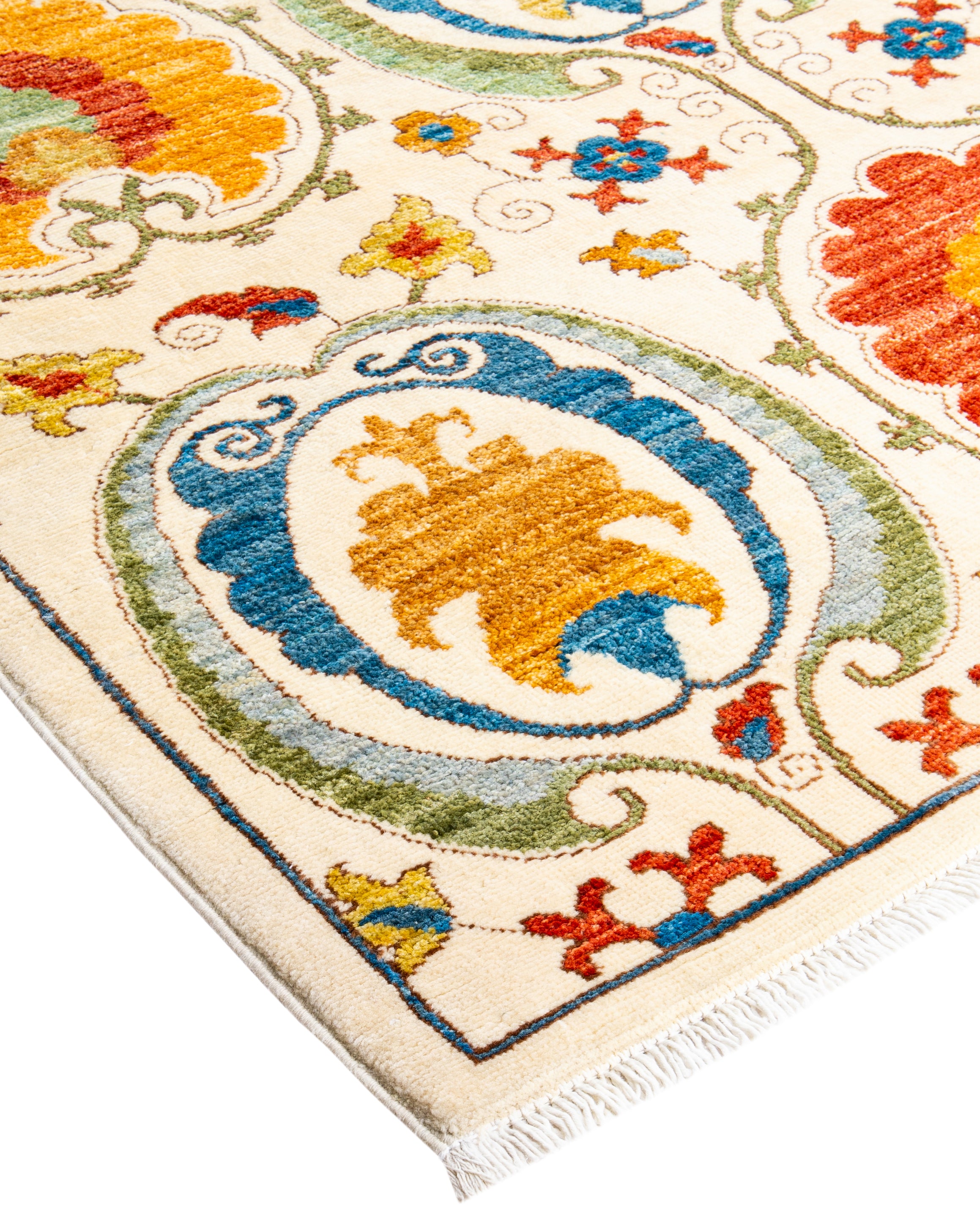Elegant Hand-Woven Wool and Silk Carpet 231x079 cm
