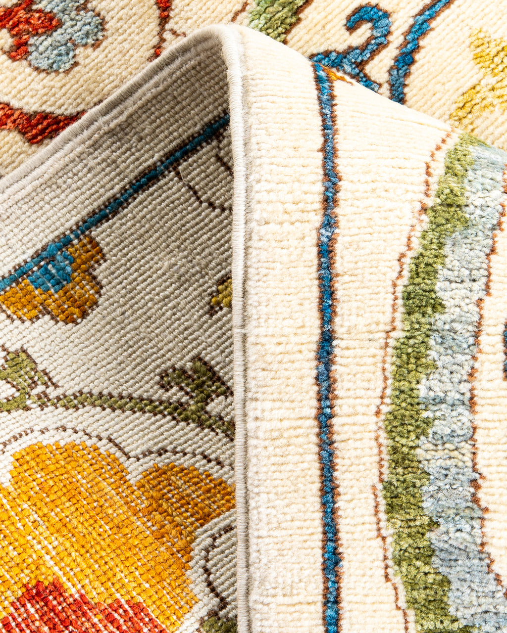 Elegant Hand-Woven Wool and Silk Carpet 231x079 cm