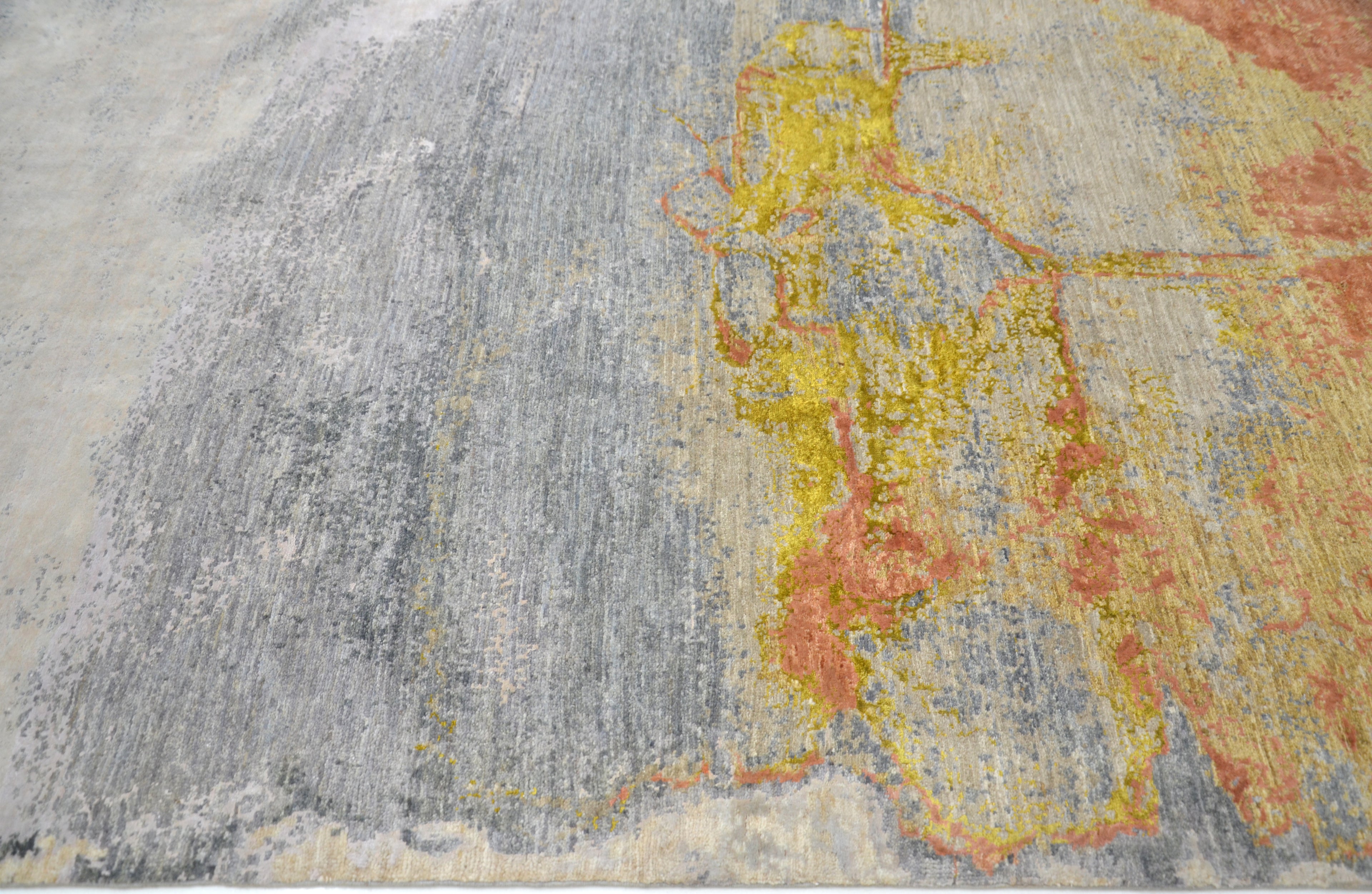 Vespera Hand-Woven Wool and Silk Carpet 249x170 cm