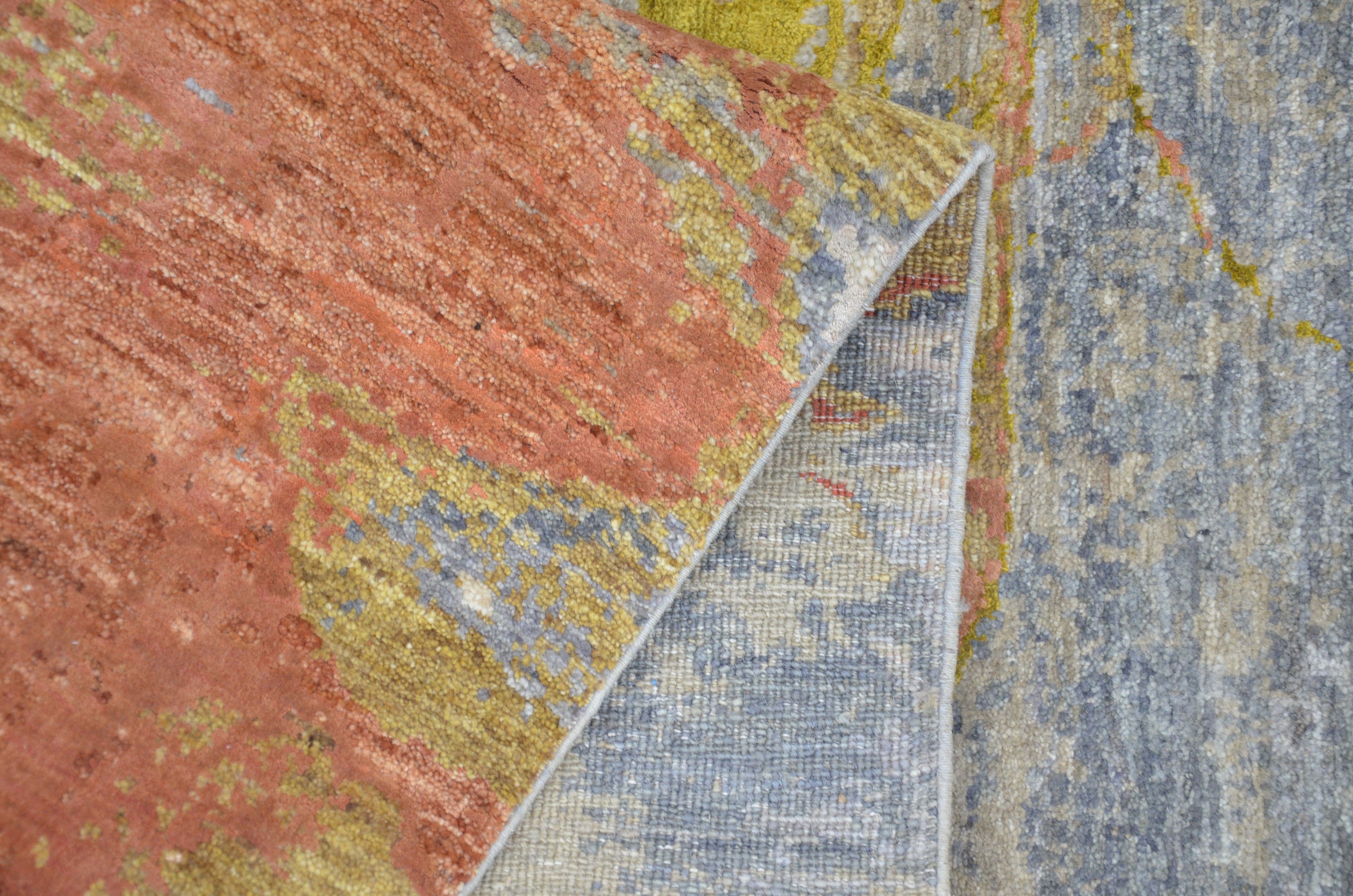 Vespera Hand-Woven Wool and Silk Carpet 249x170 cm