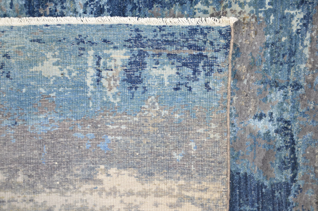 Tides Hand-Woven Wool and Silk Carpet 305x202 cm
