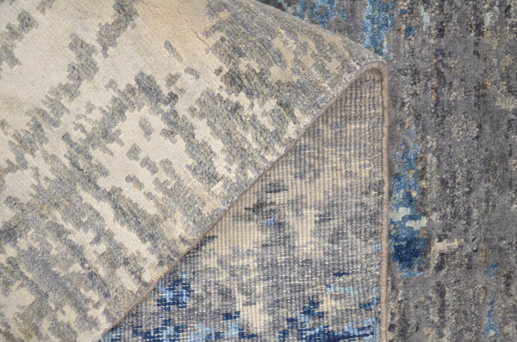 Tides Hand-Woven Wool and Silk Carpet 305x202 cm