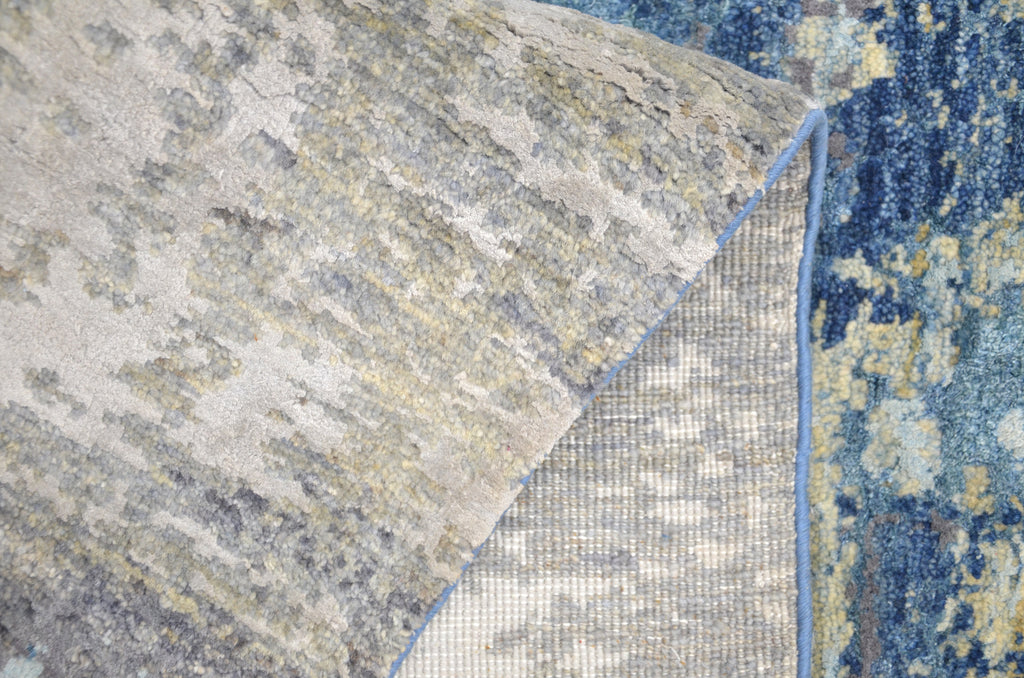 Tides Hand-Woven Wool and Silk Carpet 311x244 cm