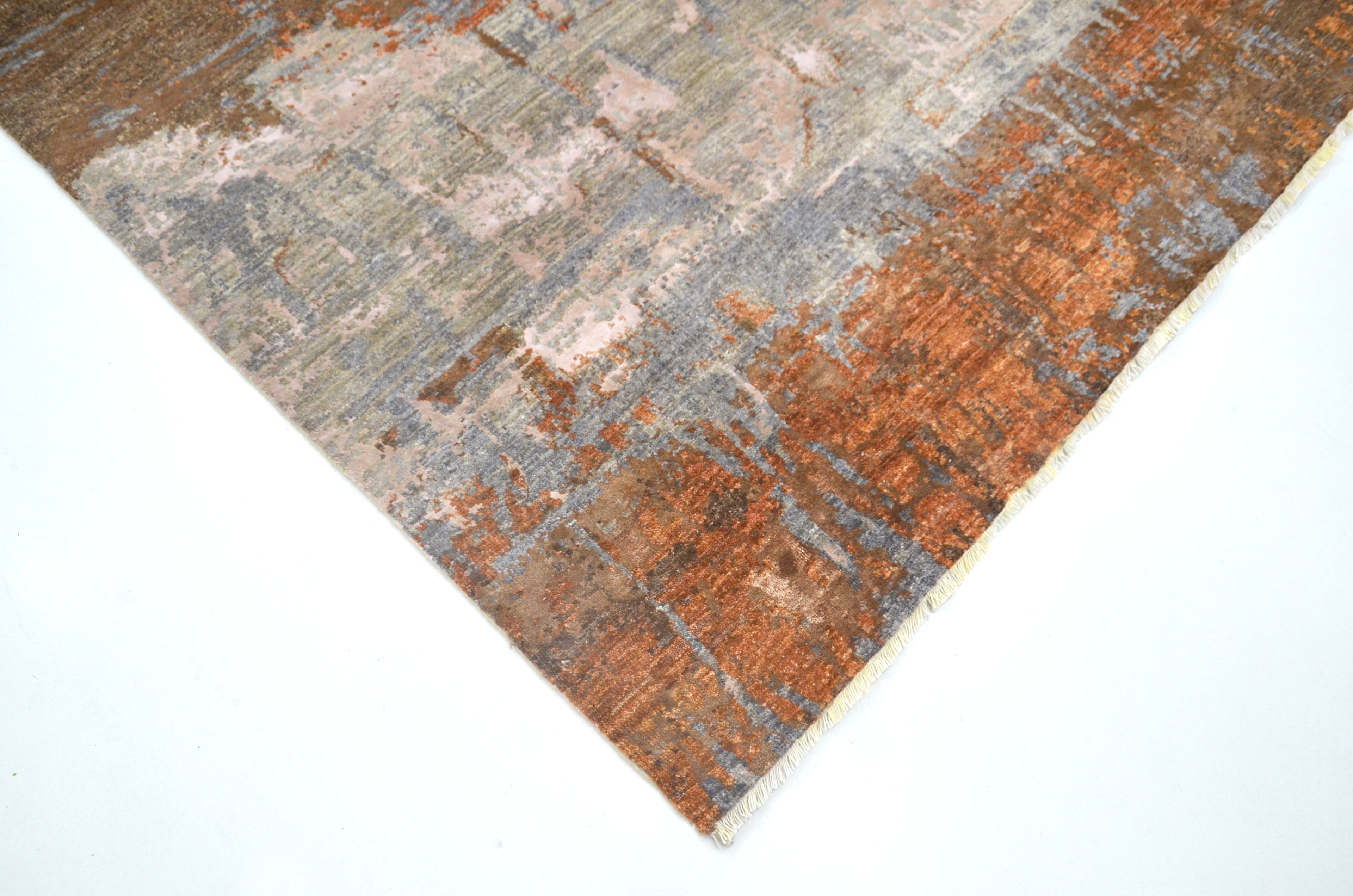 Terracina Hand-Woven Wool and Silk Carpet 364x267 cm