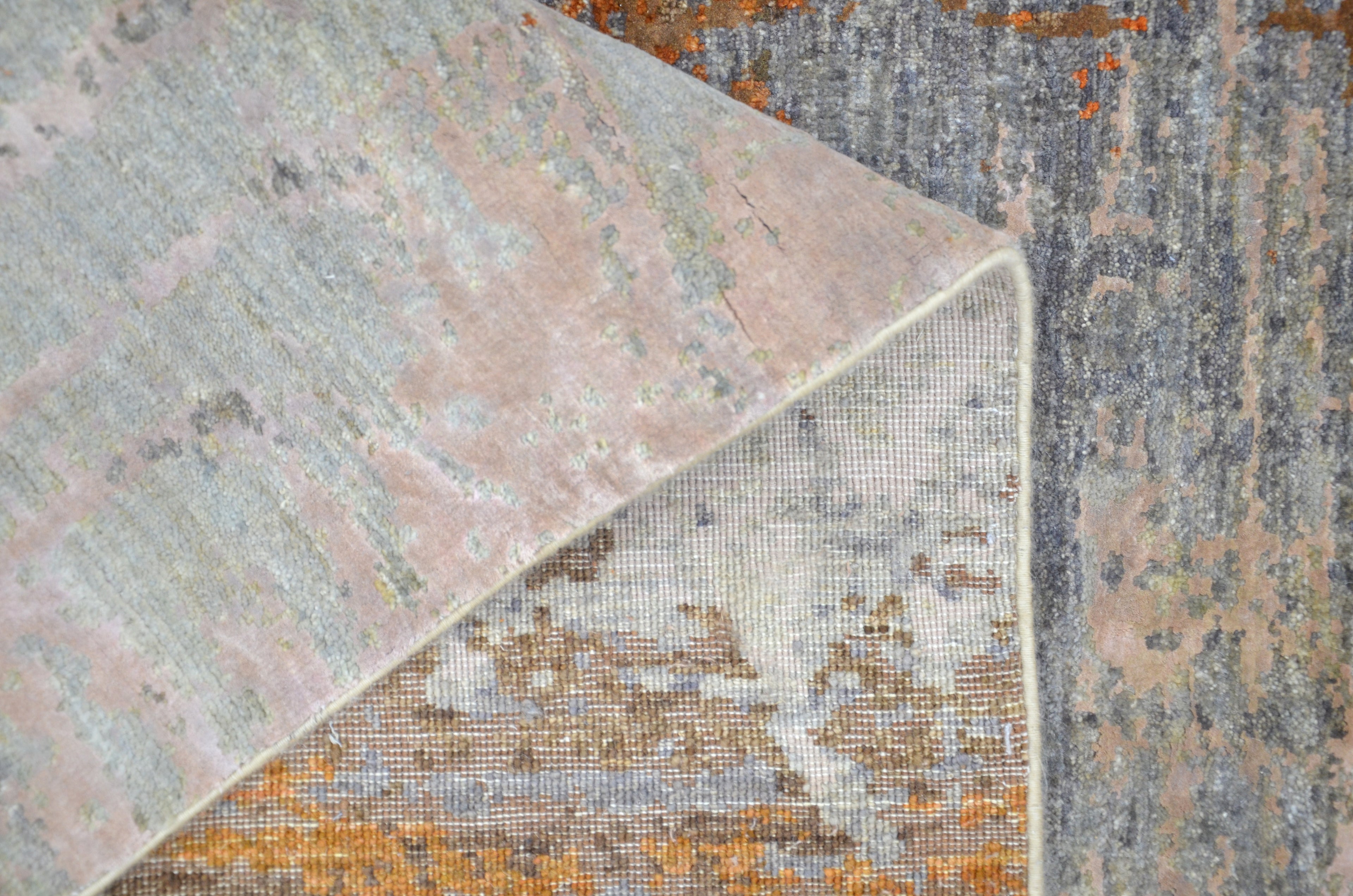 Terracina Hand-Woven Wool and Silk Carpet 364x267 cm