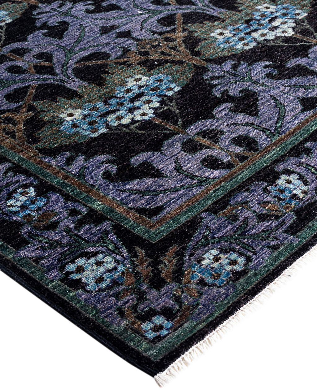 Nightshade Bloom El Dokuma Yün Halı 187 x 120 cm