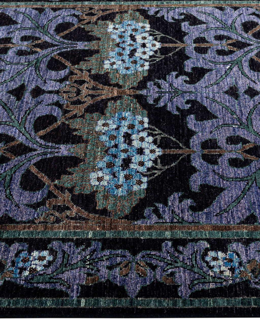 Nightshade Bloom El Dokuma Yün Halı 187 x 120 cm