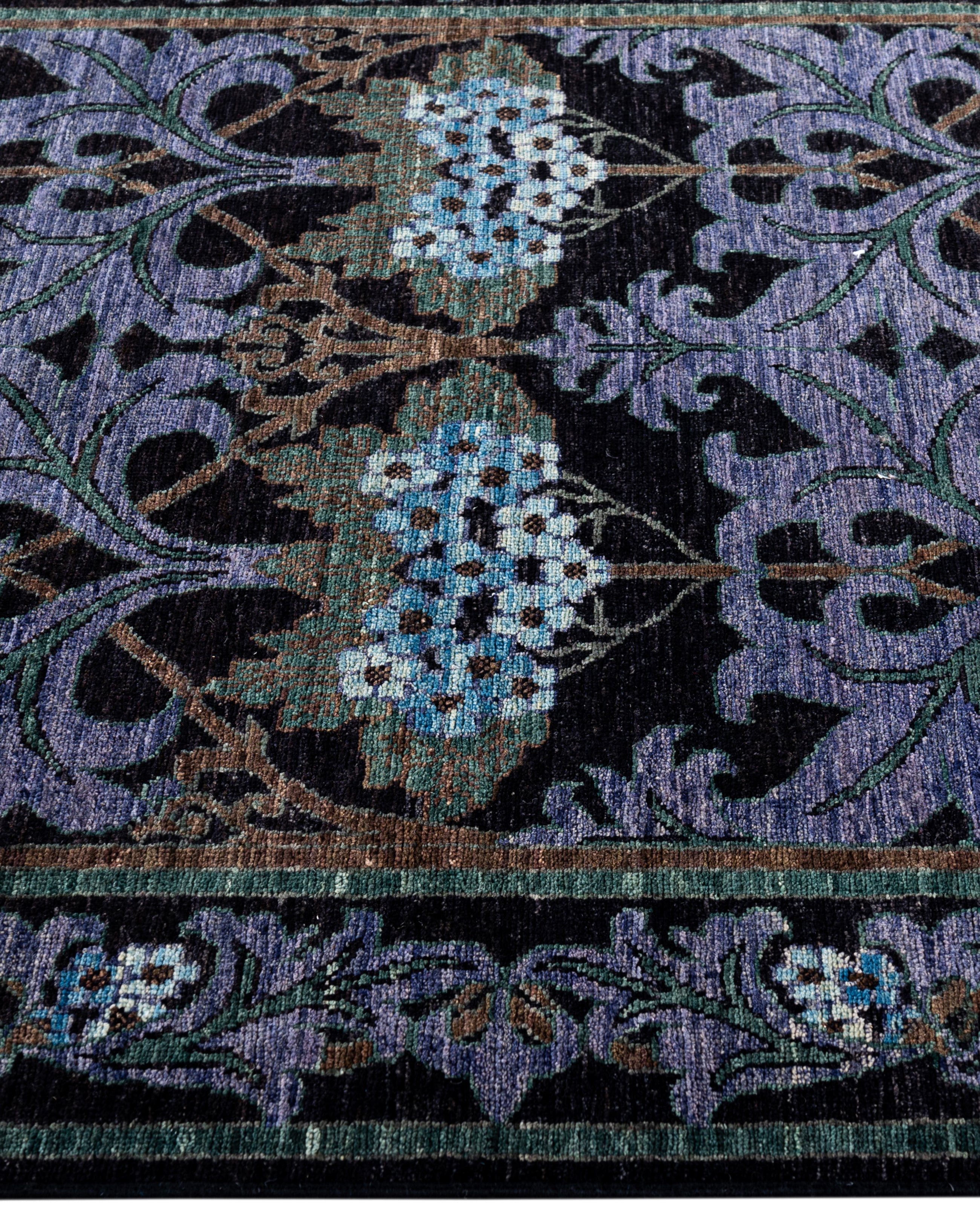 Nightshade Bloom El Dokuma Yün Halı 187 x 120 cm