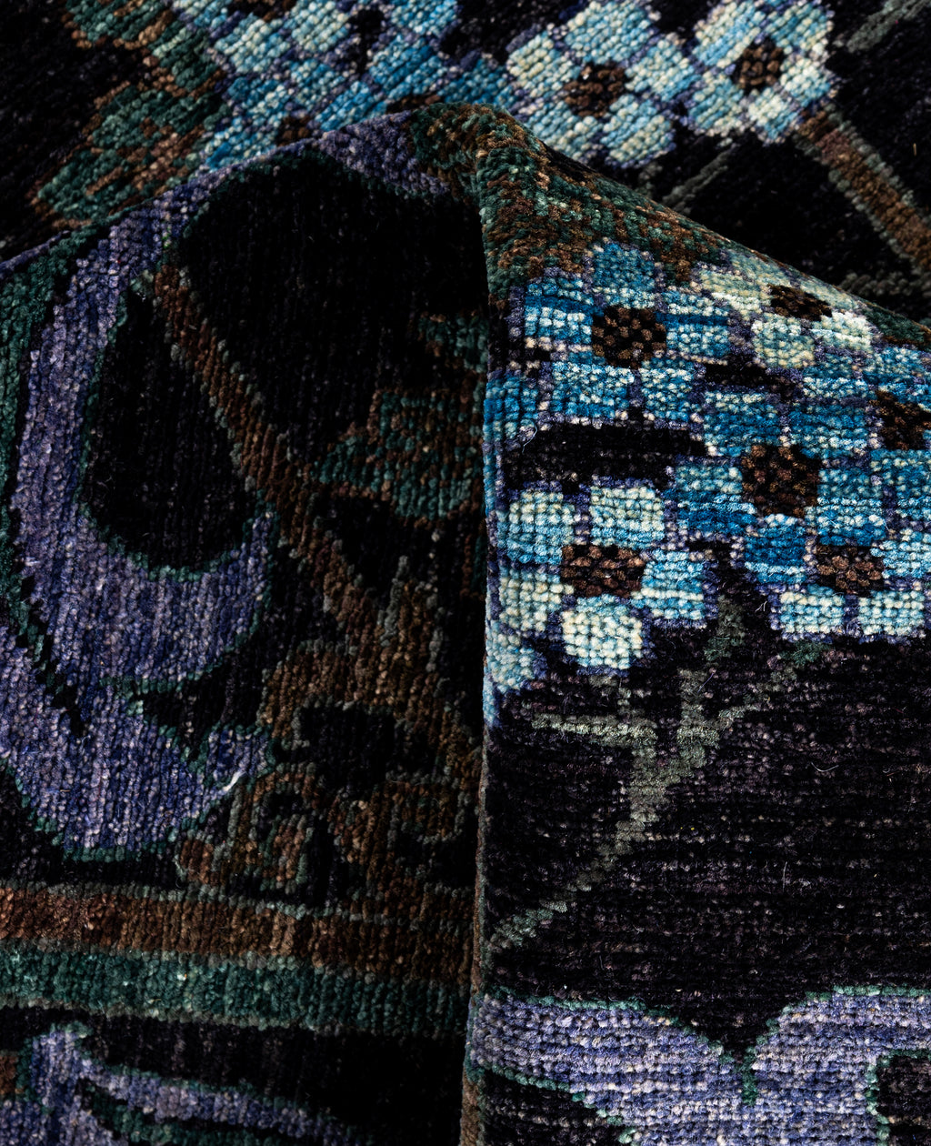 Nightshade Bloom El Dokuma Yün Halı 187 x 120 cm