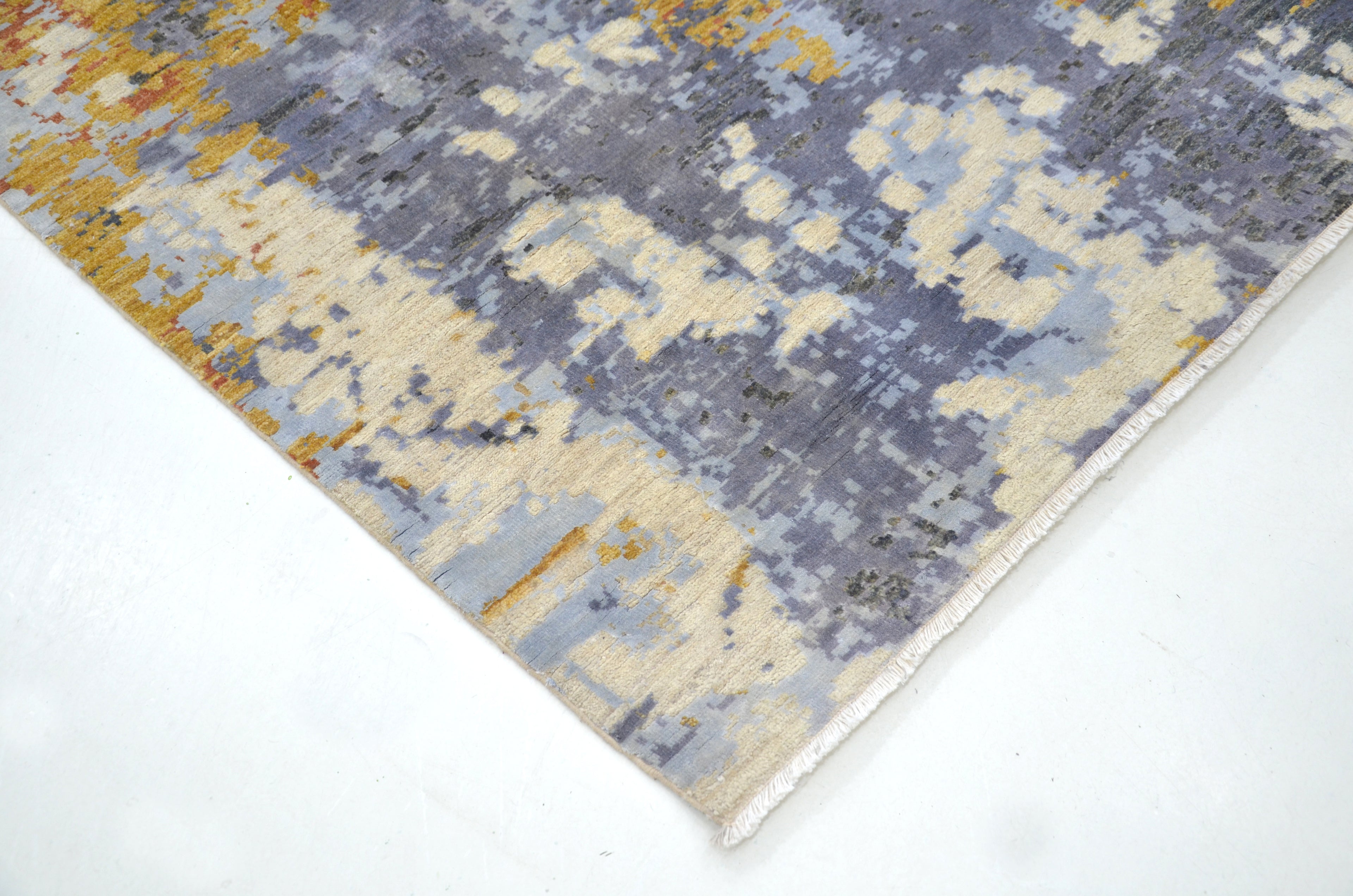 Frostvale Ember El Dokuma Yün ve İpek Halı 303 x 196 cm