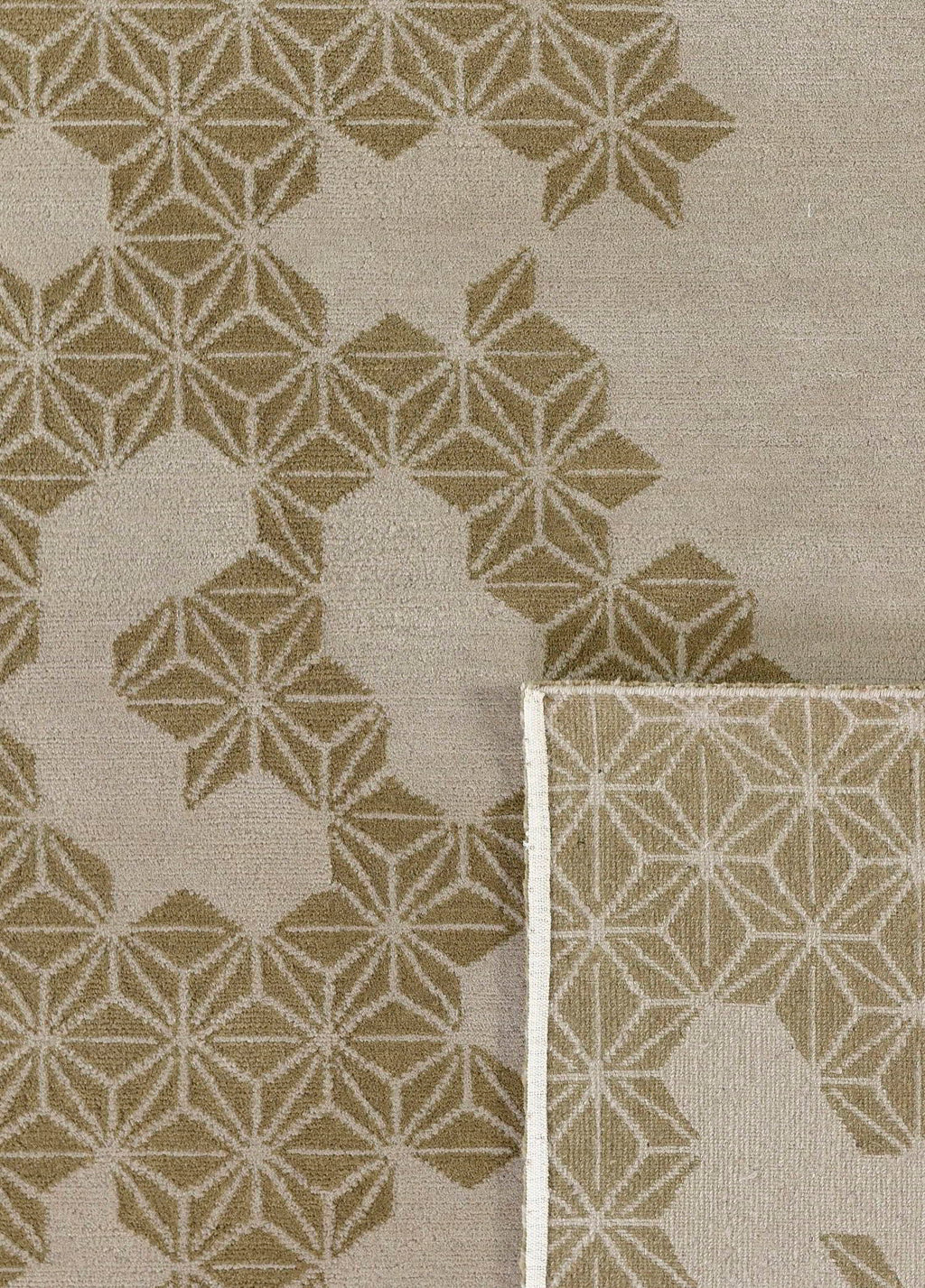 Asara Hand-Woven Wool and Silk Carpet 236x174 cm