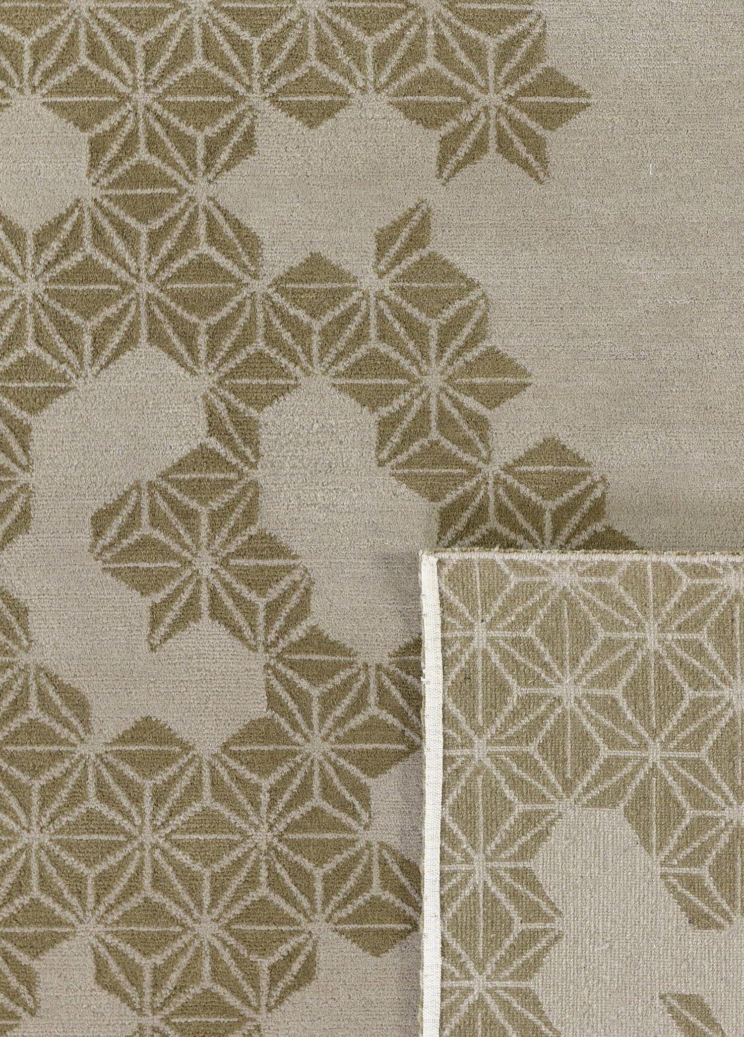 Asara Hand-Woven Wool and Silk Carpet 236x174 cm