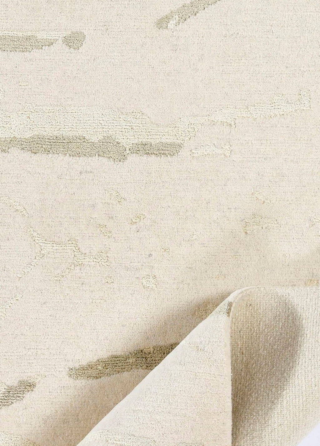 Nivoro Hand-Woven Wool and Silk Carpet 240x170 cm