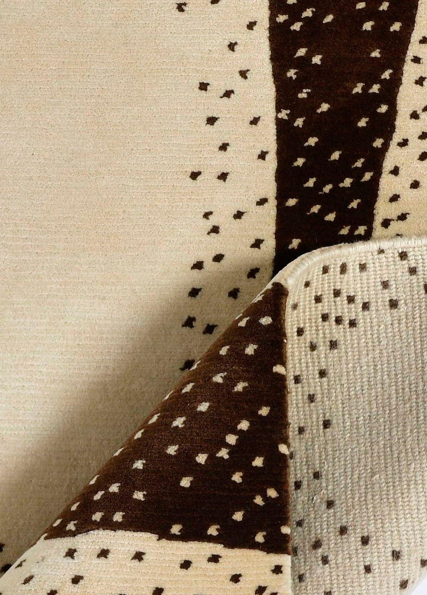Nurell Hand-Woven Wool Carpet 152x94 cm