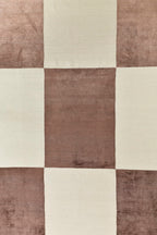 Quadroa Hand-Woven Wool and Silk Carpet 320x228 cm