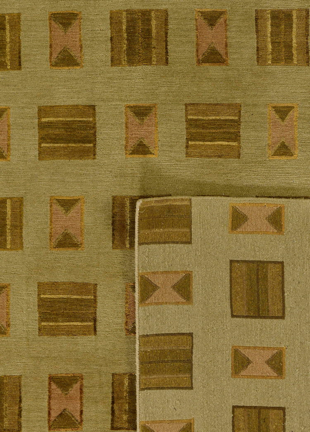 Modivo Hand-Woven Wool Carpet 272x186 cm