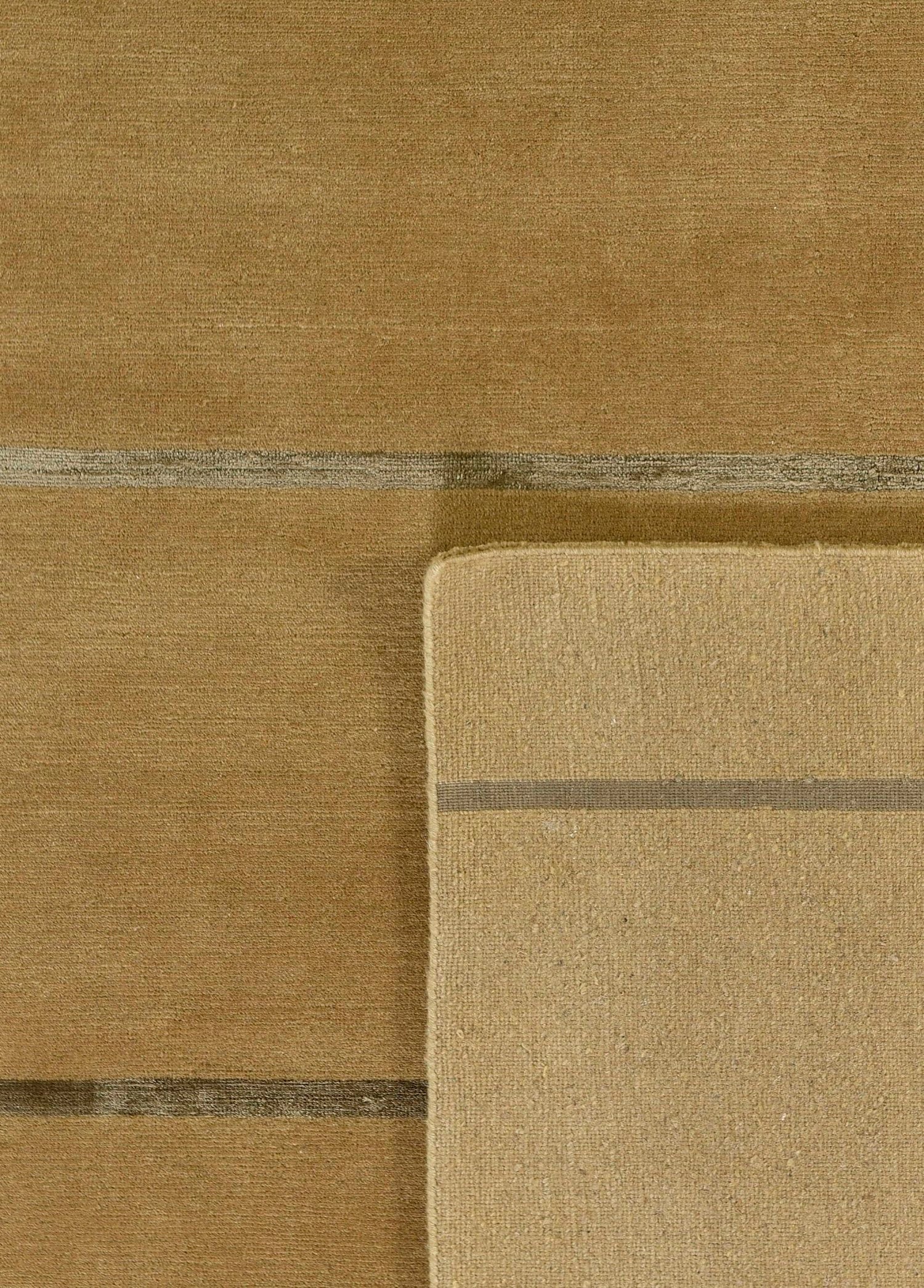 Modula Hand-Woven Wool and Silk Carpet 272x183 cm