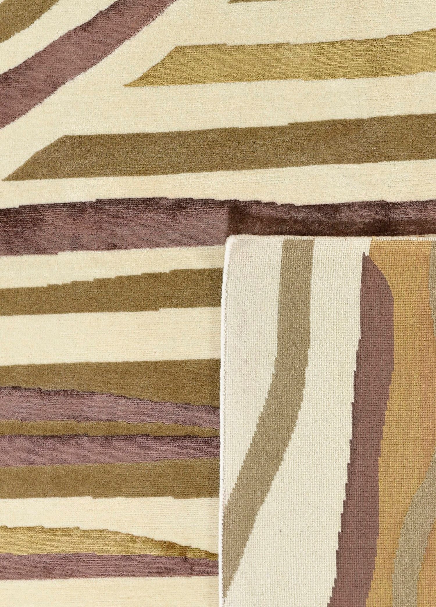 Olivora Hand-Woven Wool and Silk Carpet 241x173 cm