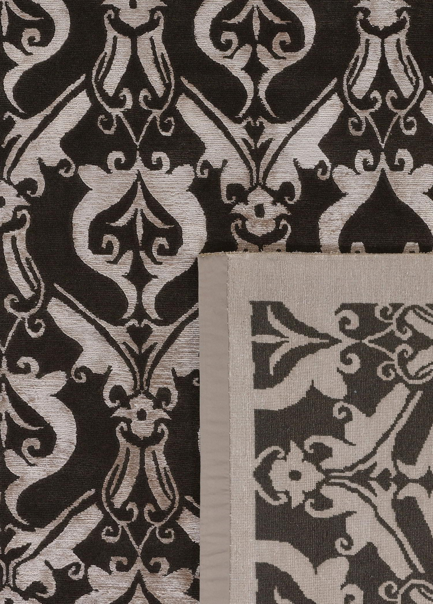 Nerium Hand-Woven Wool and Silk Carpet 292x200 cm