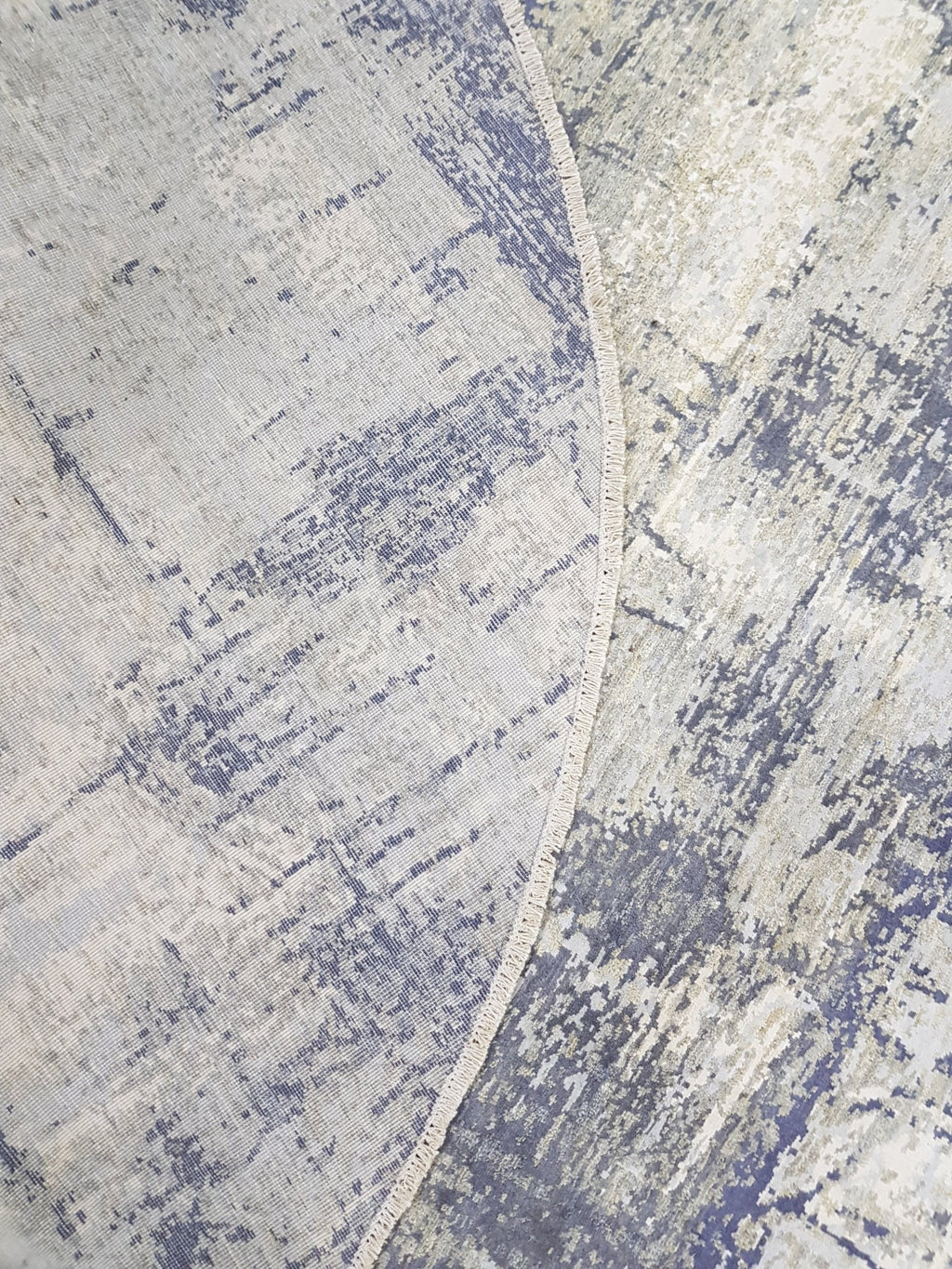 Synchronicity El Dokuma Yün ve İpek Halı 243x243 cm - Borr Halı